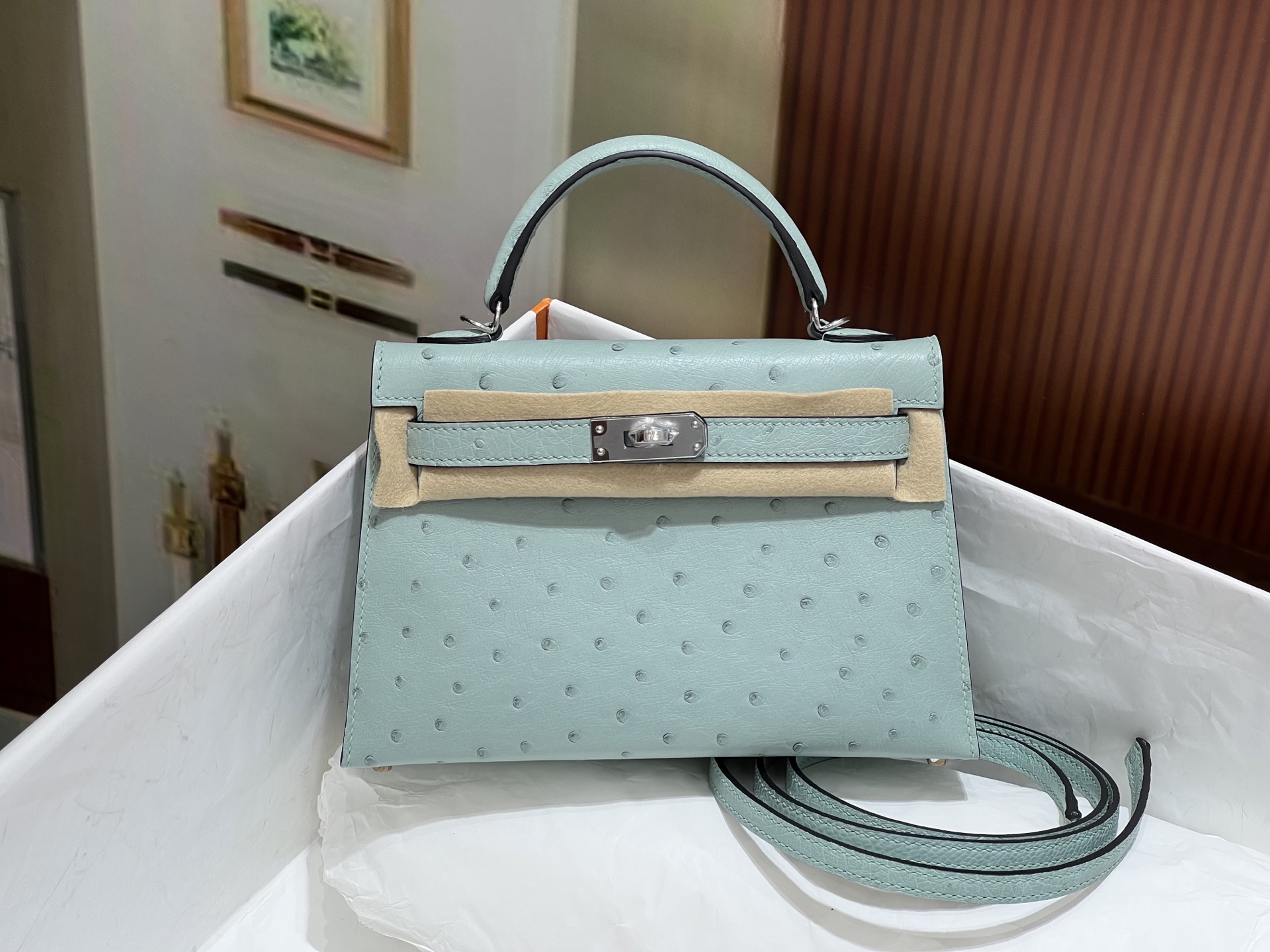 NO:699476,Kelly second generation 19CM light blue silver buckle imported from South Africa KK ostrich skin good leather visible top hand sewing full set of hand-made nails real shot spot texture Hermes, hermes, ostrich skin, Hermes,19860909Kelly二代19CM 浅蓝色 银扣 南非进口kk鸵鸟皮 好皮质看得见 顶级手缝 全套手工钉实拍现货纹理,爱马仕,hermes,ostrich skin,Hermes,,Bag
