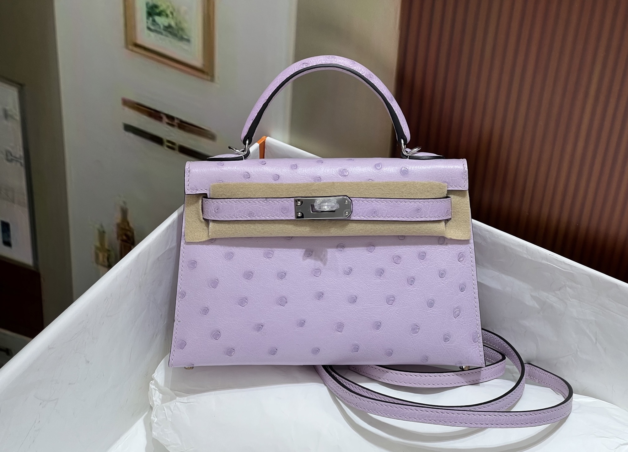 NO:699463,Kelly second generation 19CM, taro purple, silver buckle, KK ostrich skin imported from South Africa, good leather visible, top hand sewing, full set of hand-made nails, real shot texture, Hermes, hermes, ostrich skin, Hermes,19860909Kelly二代19CM 香芋紫 银扣 南非进口kk鸵鸟皮 好皮质看得见 顶级手缝 全套手工钉实拍现货纹理,爱马仕,hermes,ostrich skin,Hermes,,Bag