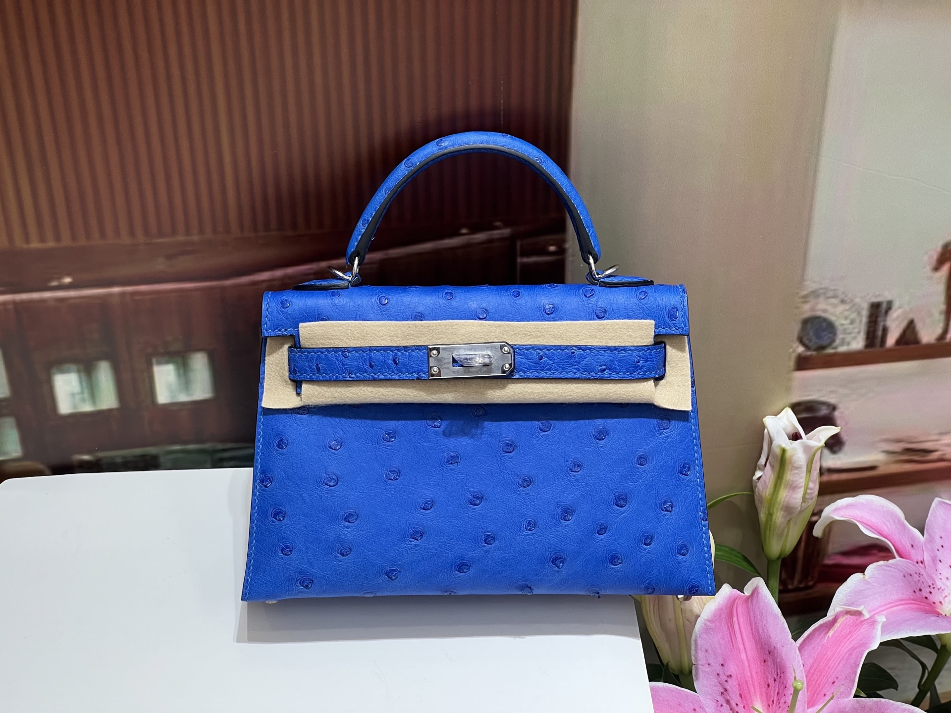 NO:699480,Kelly second generation 19CM blue silver buckle, KK ostrich skin imported from South Africa, good leather visible, top hand stitching, full set of hand-made nails, real shot texture, Hermes, hermes, ostrich skin, Hermes,19860909Kelly二代19CM 蓝色银扣 南非进口kk鸵鸟皮 好皮质看得见 顶级手缝 全套手工钉实拍现货纹理,爱马仕,hermes,ostrich skin,Hermes,,Bag