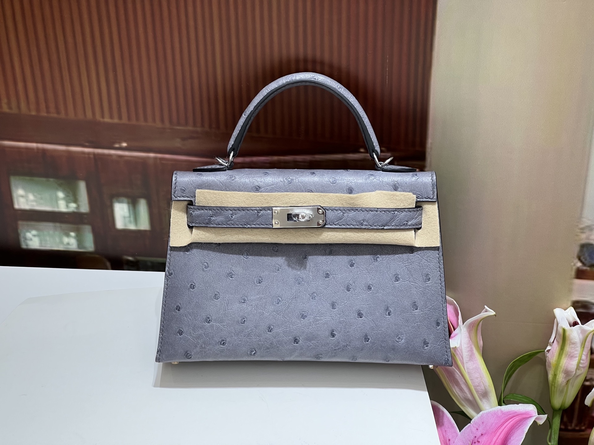 NO:699487,Kelly second generation 19CM agate gray South Africa imported KK ostrich skin top hand sewing full set of hand-made nails real shot spot texture, Hermes, hermes, ostrich skin, Hermes,19860909Kelly二代19CM 玛瑙灰 南非进口kk鸵鸟皮 顶级手缝 全套手工钉实拍现货纹理,爱马仕,hermes,ostrich skin,Hermes,,Bag