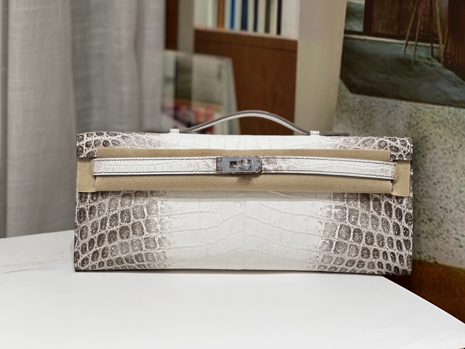 NO:700276,Evening bag 31CM silver buckle, full set of hand-made nails, original leather imported from Singapore, Himalayan white Nile crocodile, top hand sewing technology, Hermes, Hermes, Hermes,19860909晚宴包31CM 银扣 全套手工钉 新加坡进口原厂皮 喜马拉雅白尼罗鳄 顶级手缝工艺,爱马仕,hermes,Hermes,,Bag