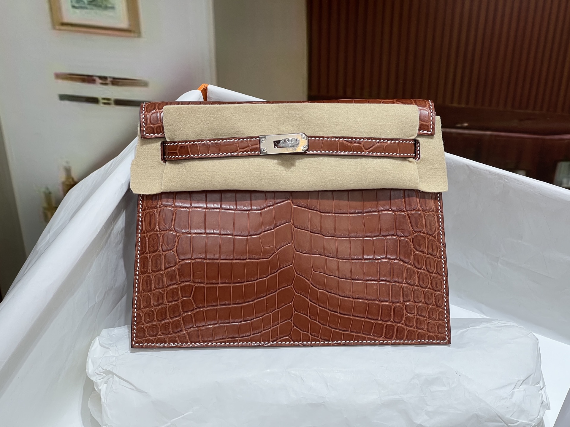 NO:700428,kelly 22 dance bag, original saddle leather silver buckle, imported Nile original leather, Nile crocodile skin real shot, version Z, top imported wax thread hand sewing technology, Hermes, hermes, crocodile skin, Hermes,19860909kelly 22 跳舞包 原版马鞍皮银扣 进口尼罗原厂皮 尼罗鳄鱼皮实拍现货 对版Z 顶级进口蜡线手缝工艺,爱马仕,hermes,crocodile skin,Hermes,,Bag