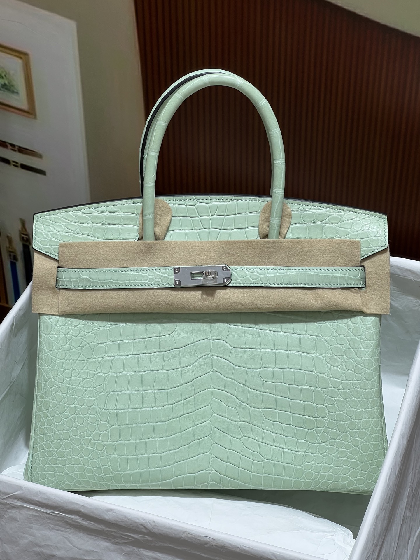 NO:700685,Platinum 30CM. Silver buckle. Hc imported crocodile, pure water dyed. 3 pieces of leather on the Z version. Hand-sewn with wax thread!  Pure steel hardware!  Full set of handmade nails,Hermes,hermes,Hermes,19860909铂金30CM.银扣 Hc进口湾鳄,纯水染 3张皮对版Z 蜡线手工缝制！纯钢五金！全套手工钉,爱马仕,hermes,Hermes,,Bag