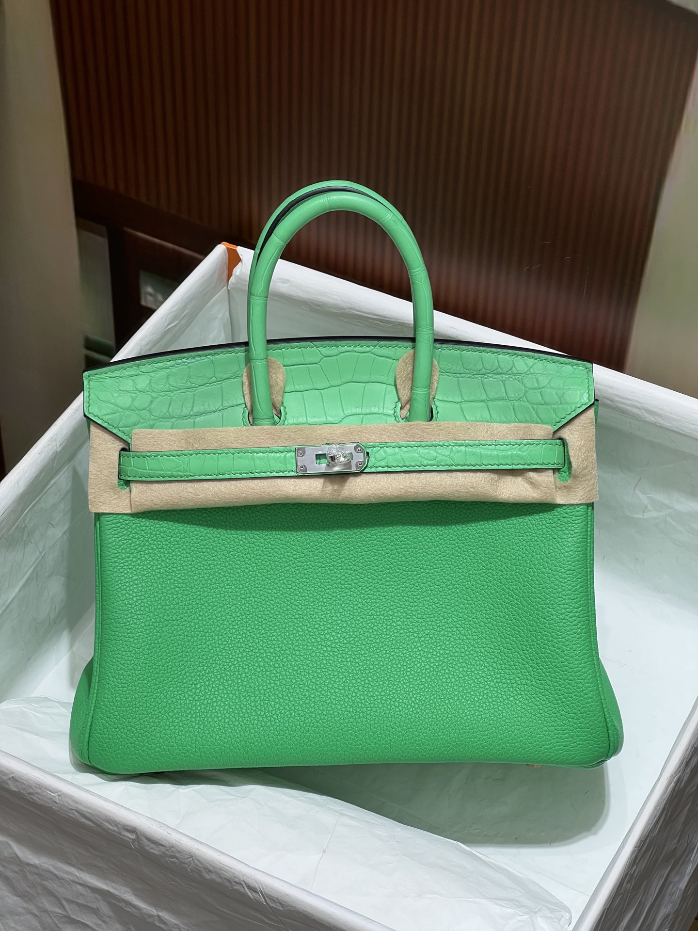 NO:699924,Touch25 comic green silver buckle Nile crocodile imported Nile crocodile with togo leather real shot texture top hand sewing full set of hand nails, Hermes, Hermes, Hermes,19860909Touch25 漫画绿银扣 尼罗鳄 进口尼罗鳄 搭配togo皮 实拍纹理 顶级手工缝制 全套手工钉,爱马仕,hermes,Hermes,,Bag