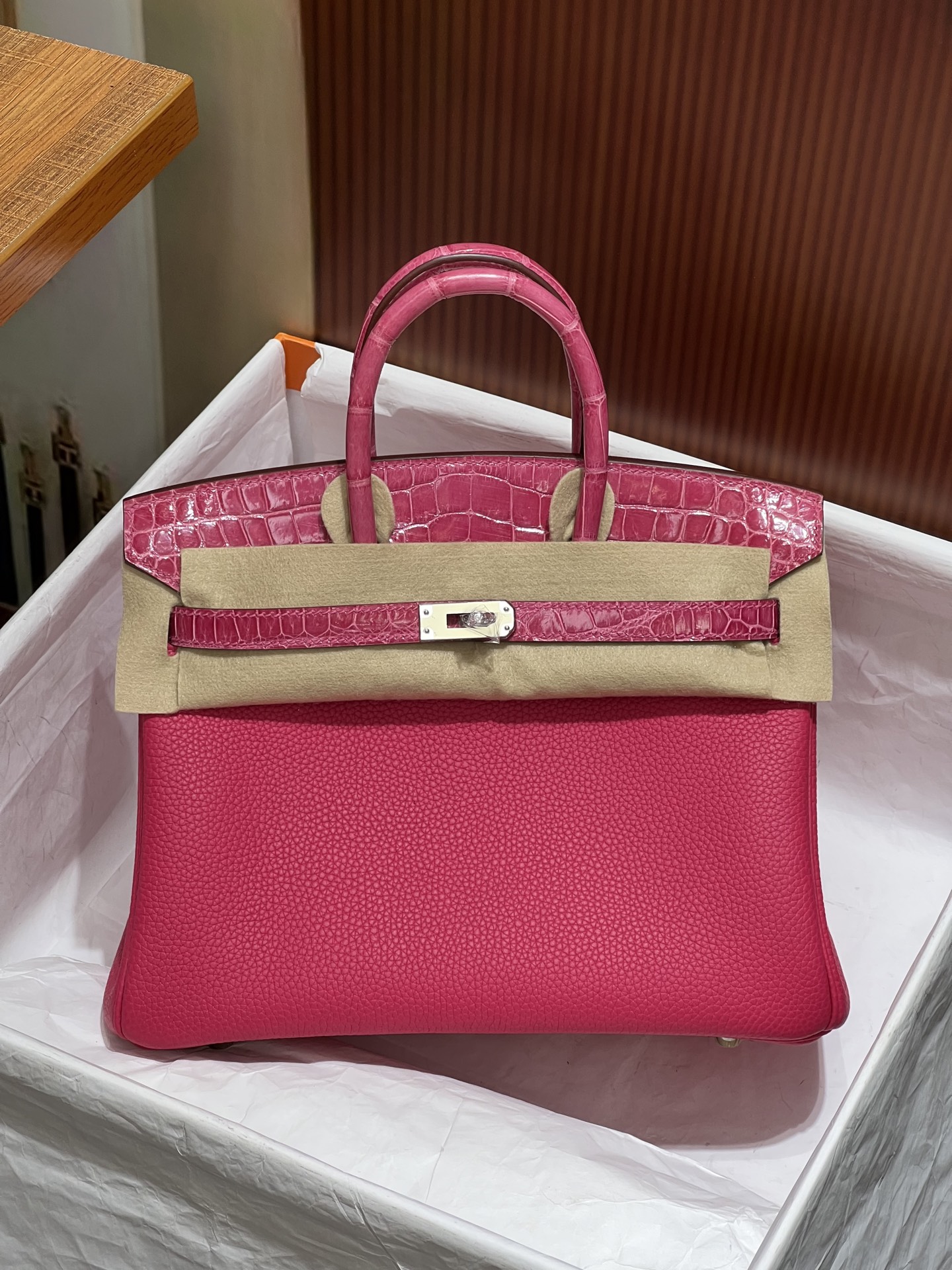 NO:699928,Touch25 silver buckle Hc imported high-gloss Nile crocodile leather with togo leather Real shot texture Top hand sewing Full set of hand-made nails, Hermes, hermes, crocodile skin, Hermes,19860909Touch25 银扣 Hc进口高光尼罗鳄鱼皮搭配togo皮 实拍纹理 顶级手工缝制 全套手工钉,爱马仕,hermes,crocodile skin,Hermes,,Bag