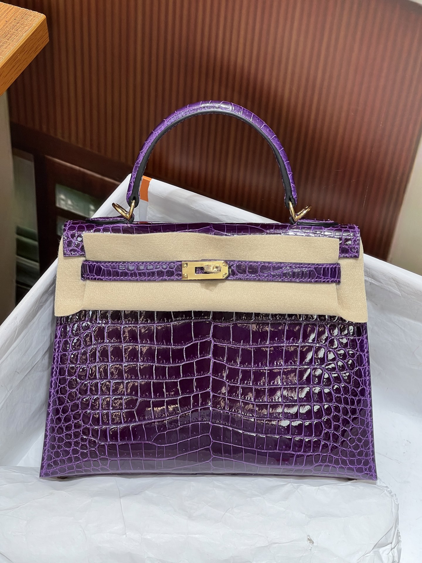 NO:700707,Kelly 25CM. Gold buckle Hc imported crocodile, real shot, new release, version Z, top hand sewing craftsmanship, Hermes, Hermes, Hermes,19860909凯丽Kelly 25CM. 金扣 Hc进口湾鳄实拍现货 新出 对版Z 顶级手缝工艺,爱马仕,hermes,Hermes,,Bag