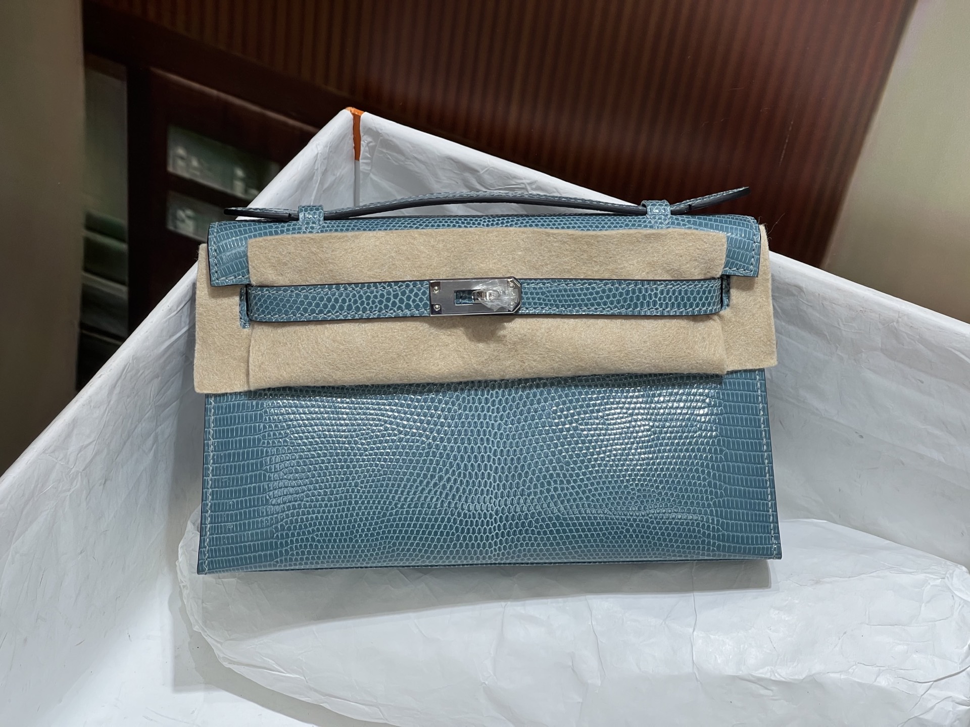 NO:699963,Kaili Generation 22CM full set of hand-made nails hc imported lizard skin real shot gold buckle 5 pieces of skin to make a bag texture and leather surface are super beautiful top hand sewing craftsmanship, Hermes, Hermes, Hermes,19860909凯丽一代22CM 全套手工钉 hc进口蜥蜴皮 实拍金扣 5张皮 做一个包 纹理和皮面都超级漂亮 顶级手缝工艺,爱马仕,hermes,Hermes,,Bag