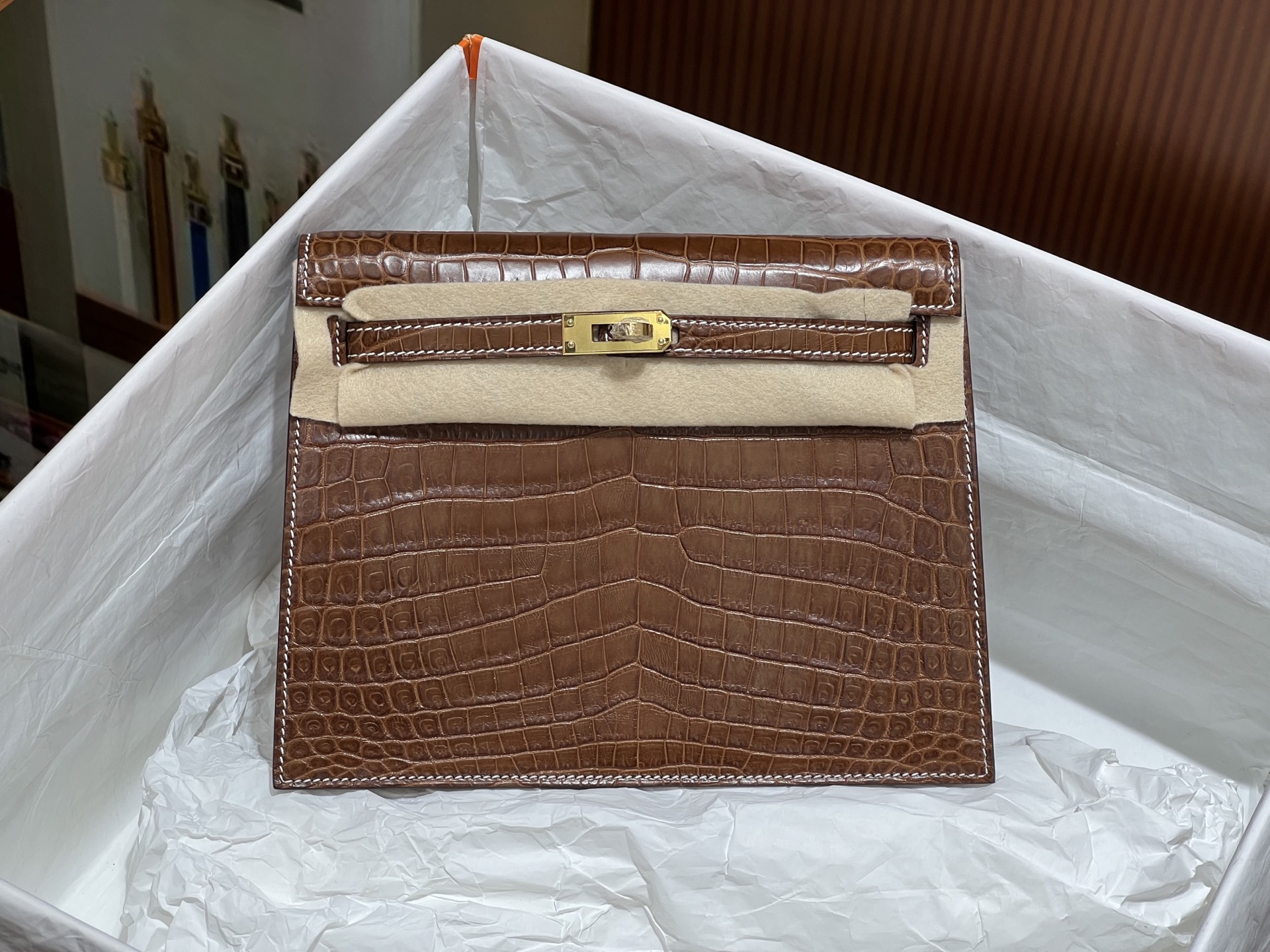 NO:700426,kelly 22 dance bag gold buckle imported Nile original leather Nile crocodile skin real shot spot version Z top imported wax thread hand sewing technology, Hermes, hermes, crocodile skin, Hermes,19860909kelly 22 跳舞包 金扣 进口尼罗原厂皮 尼罗鳄鱼皮实拍现货 对版Z 顶级进口蜡线手缝工艺,爱马仕,hermes,crocodile skin,Hermes,,Bag