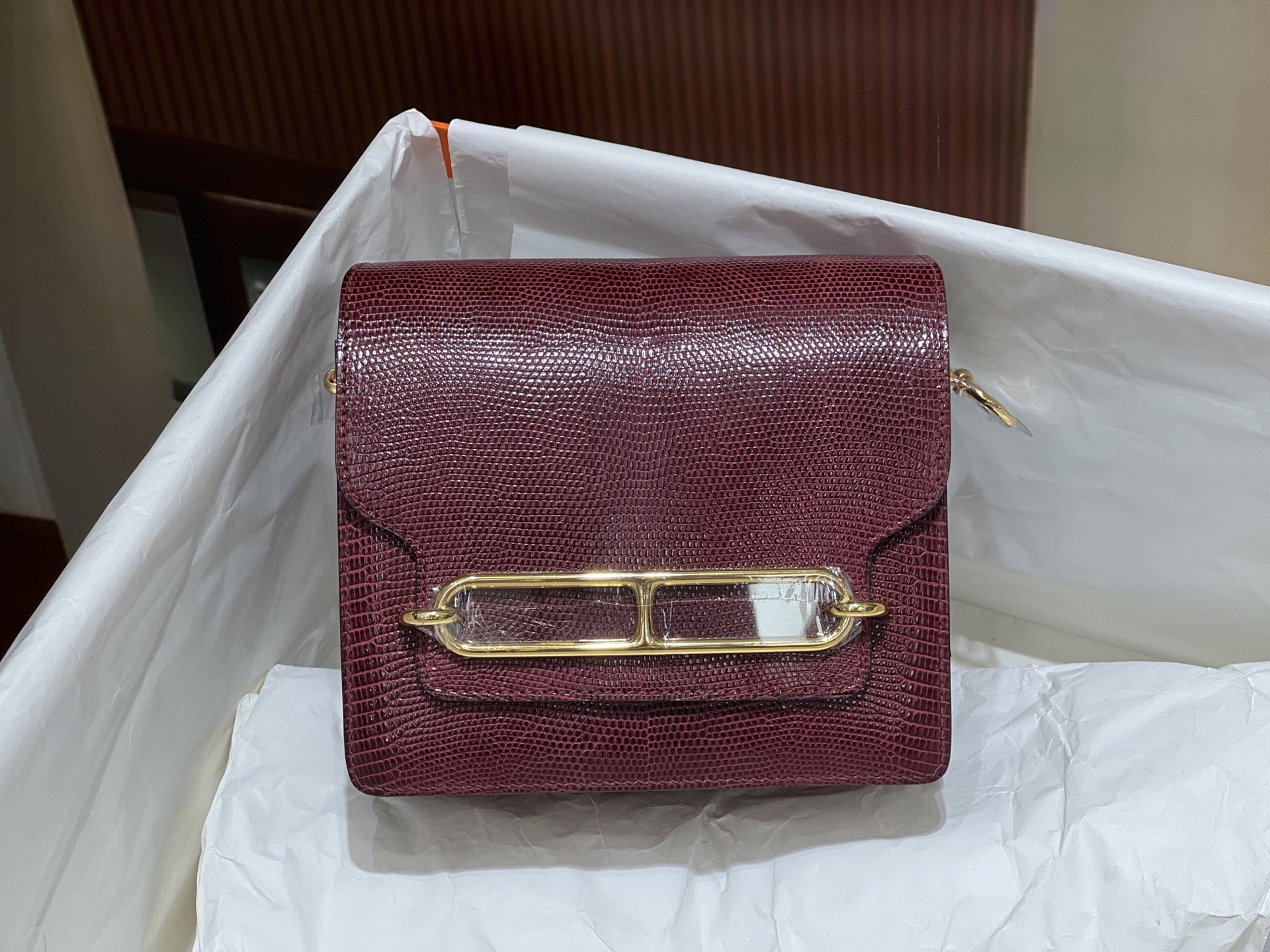 NO:700135,Pig nose bag Roulis 18cm Hc imported lizard skin, top hand sewing technology, real stock, all-steel hardware accessories are low-key ~ easy to install ~ convenient ~ simple, Hermes, hermes, Hermes,19860909猪鼻子包 Roulis 18cm Hc进口蜥蜴皮 顶级手缝工艺 实拍现货 全钢五金配件低调~好装~方便～ 简单,爱马仕,hermes,Hermes,,Bag