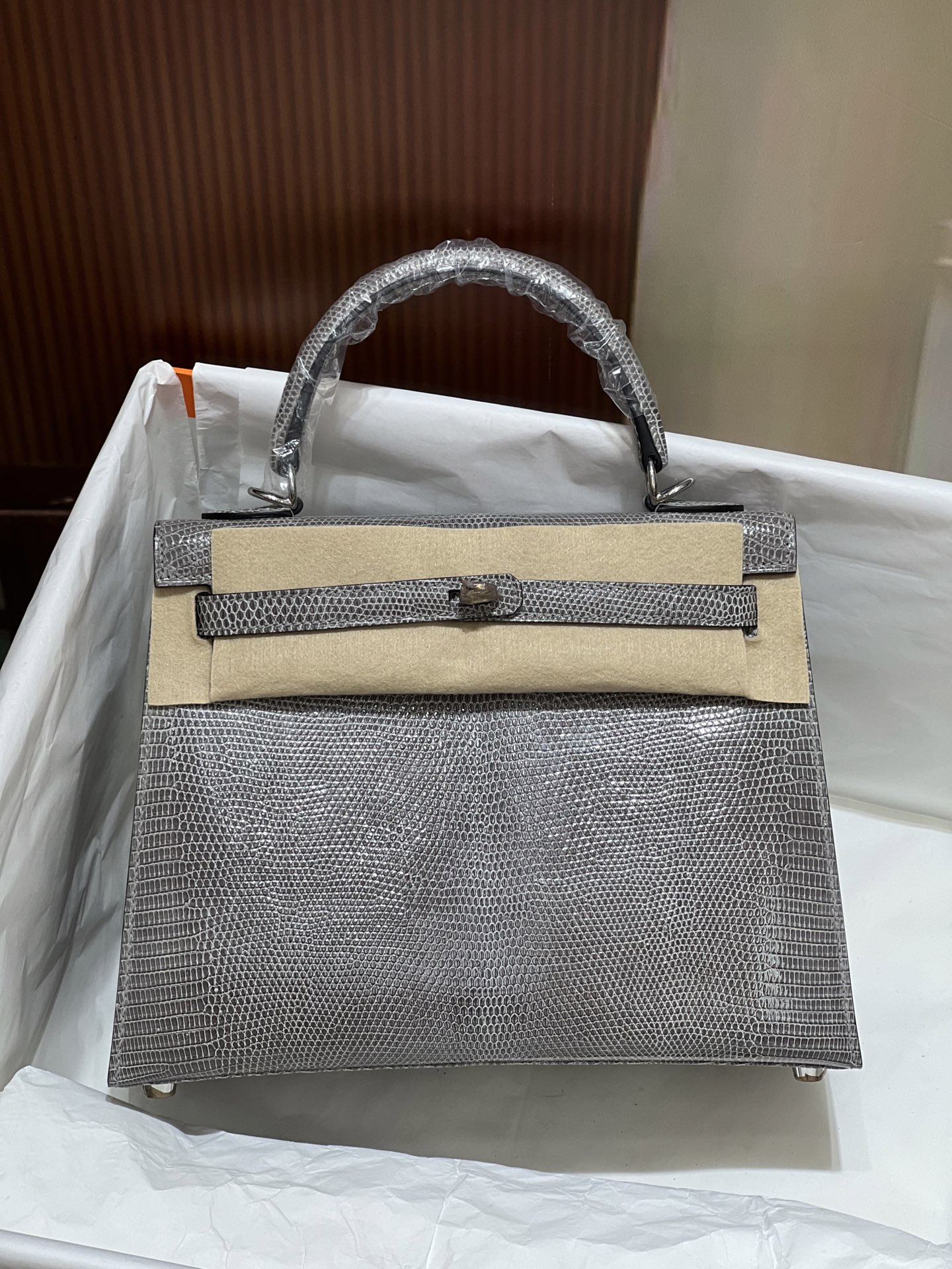 NO:700003,Kelly 25CM. Silver buckle Hc imported lizard real shot, new release, version Z, top hand sewing craftsmanship, Hermes, hermes, Hermes,19860909凯丽Kelly 25CM. 银扣 Hc进口蜥蜴实拍现货 新出 对版Z 顶级手缝工艺,爱马仕,hermes,Hermes,,Bag