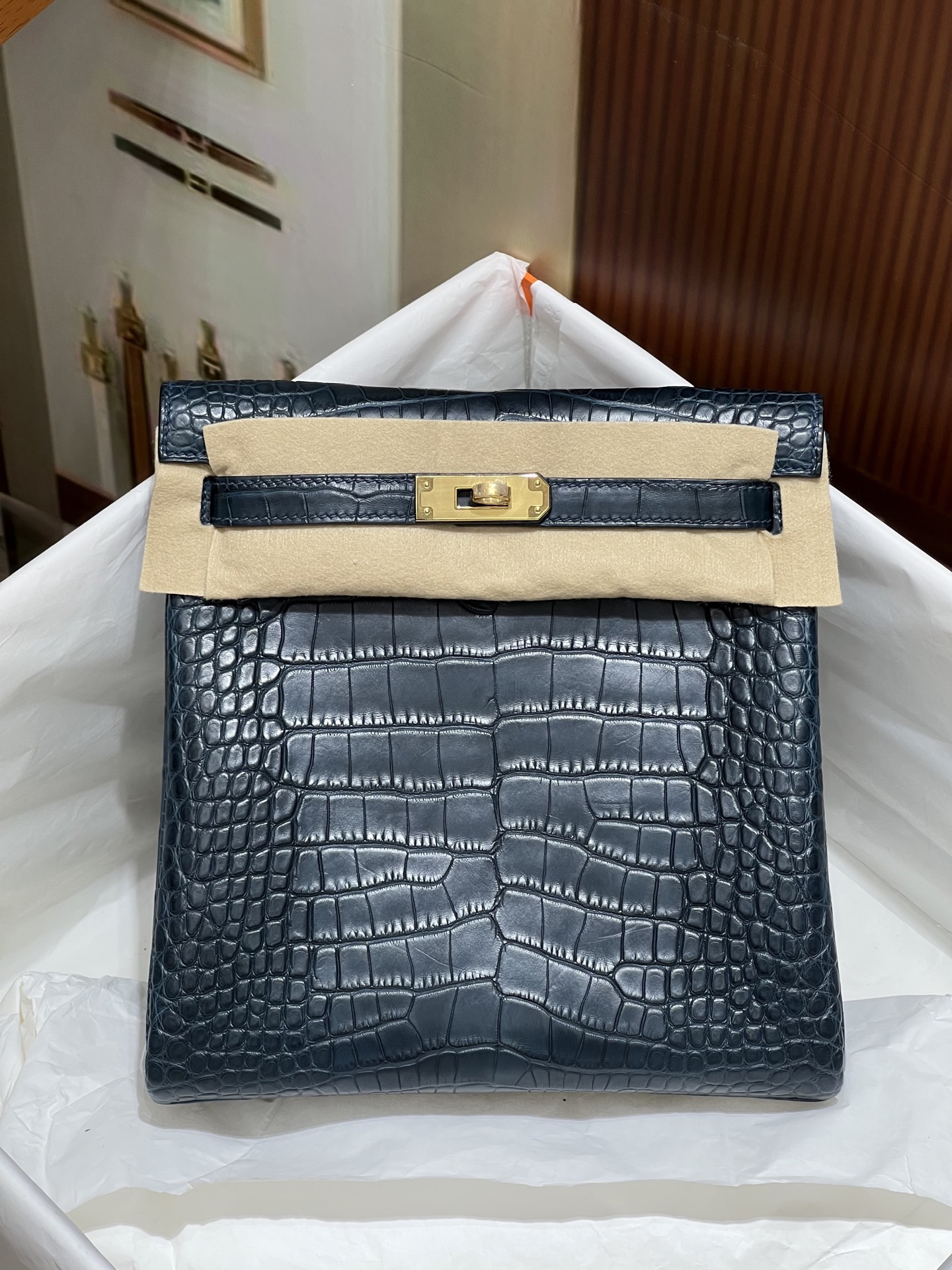 NO:851028,Ado Backpack A very practical backpack!  HC imported original leather American crocodile, 3 fish pairs, top hand sewing, full set of hand-made nails, Hermes, hermes, backpacks, Hermes,19860909Ado双肩背包 实用性超强的背包！hc 进口原厂皮美洲鳄 3条鱼对版 顶级手工缝制 全套手工钉,爱马仕,hermes,backpacks,Hermes,,Bag