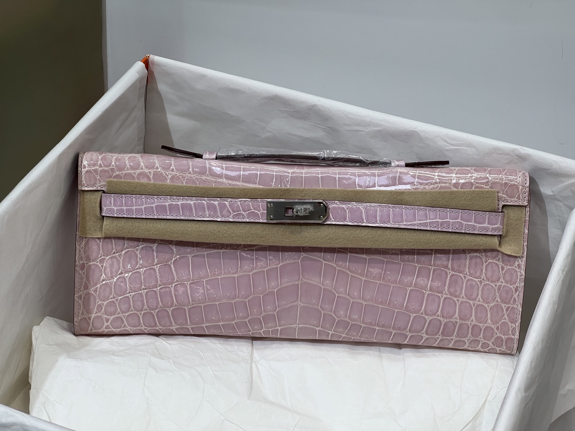 NO:700290,cut 31CM dinner bag, silver buckle, two points, Nile crocodile imported from Singapore, waxed thread, pure hand sewing, available from stock, Hermes, Hermes, Hermes,19860909cut 31CM晚宴包 银扣 两点 新加坡进口尼罗鳄 蜡线纯手缝 现货供应,爱马仕,hermes,Hermes,,Bag