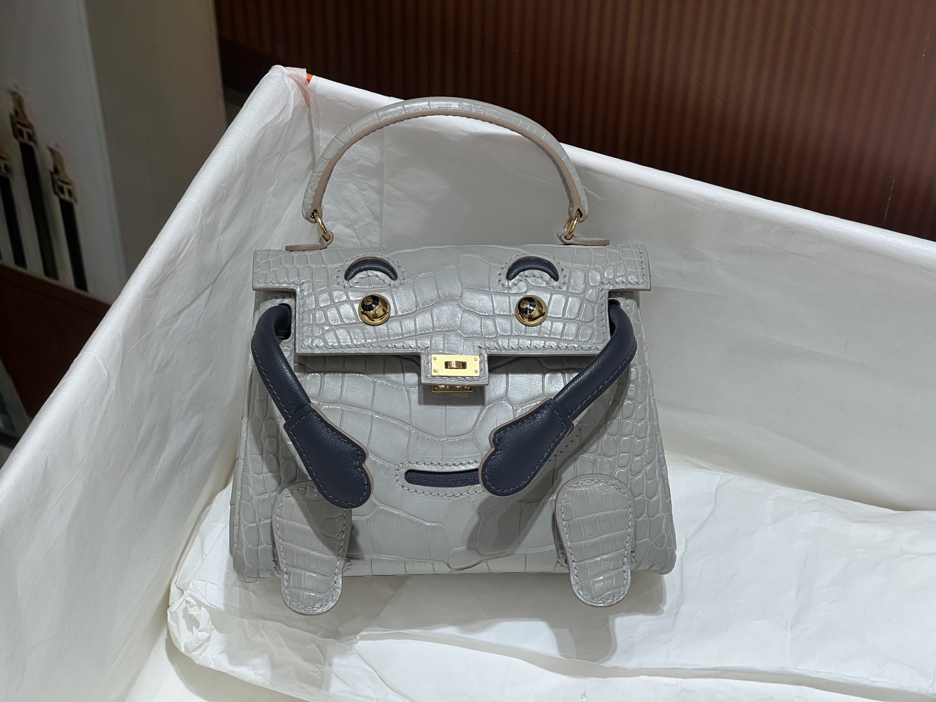 NO:700547,kelly doll Millennium doll bag, so cute and cute. Three leather matching versions. All-steel matching hardware. Fully hand-stitched. Real-life details. Hermes, hermes, Hermes,19860909kelly doll 千禧娃娃包,太呆萌可爱了 三张皮对版 全钢对版五金 全手缝现货实拍细节,爱马仕,hermes,Hermes,,Bag