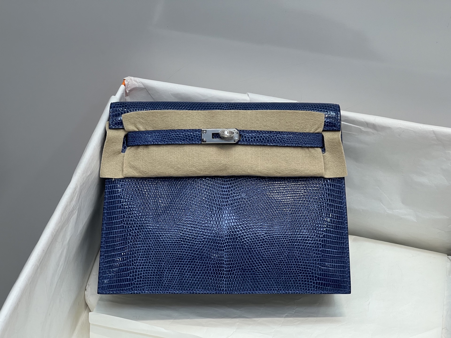 NO:701127,Dancing bag 22CM. Black silver buckle hc imported lizard skin, top hand sewing, real shot, Hermes, hermes, Hermes,19860909跳舞包 22CM. 黑色 银扣 hc进口蜥蜴皮,顶级手工缝制,实拍,爱马仕,hermes,Hermes,,Bag