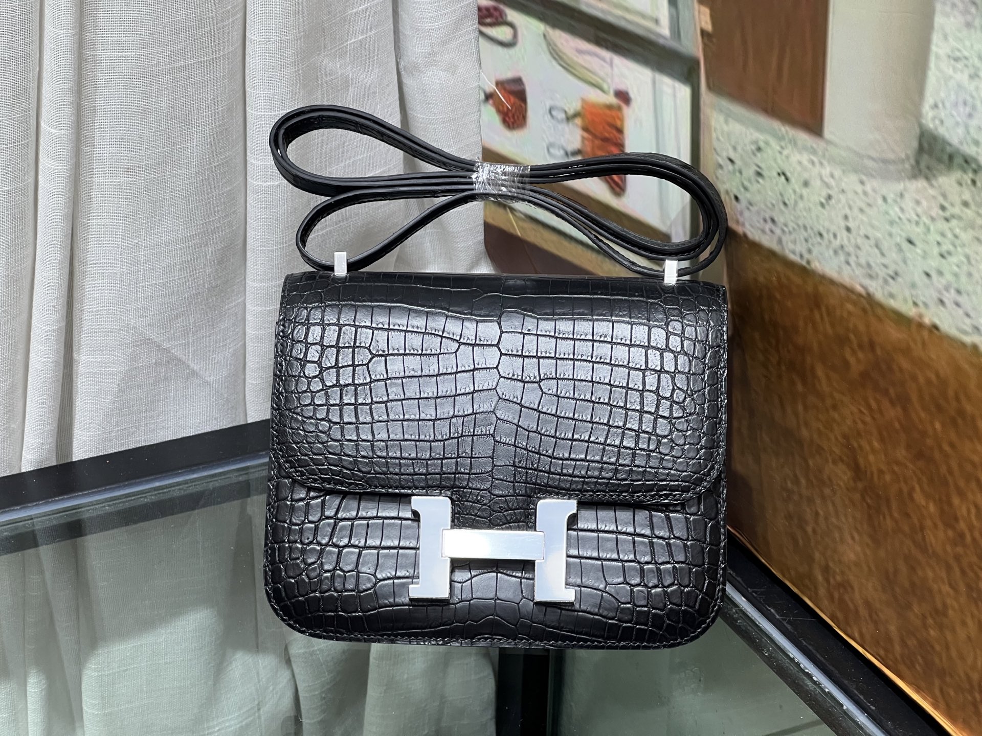NO:851591,Kangkang 19CM black silver buckle, imported Nile crocodile, matte crocodile leather, hand-sewn with top wax thread!  Real shot texture,Hermes,hermes,crocodile skin,Hermes,19860909康康19CM 黑色 银扣 进口尼罗鳄,雾面鳄鱼皮,顶级蜡线手工缝制！实拍纹理,爱马仕,hermes,crocodile skin,Hermes,,Bag