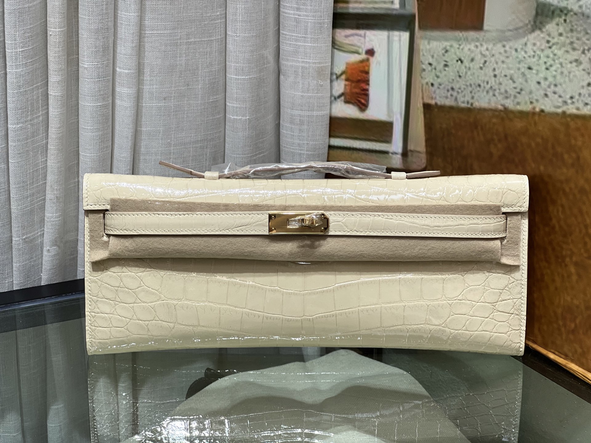 NO:812062,cut 31CM dinner bag, gold buckle, two points, Nile crocodile imported from Singapore, waxed thread, purely hand-stitched, available from stock, Hermes, Hermes,19860909cut 31CM晚宴包 金扣 两点 新加坡进口尼罗鳄 蜡线纯手缝 现货供应,爱马仕,hermes,Hermes,,Bag