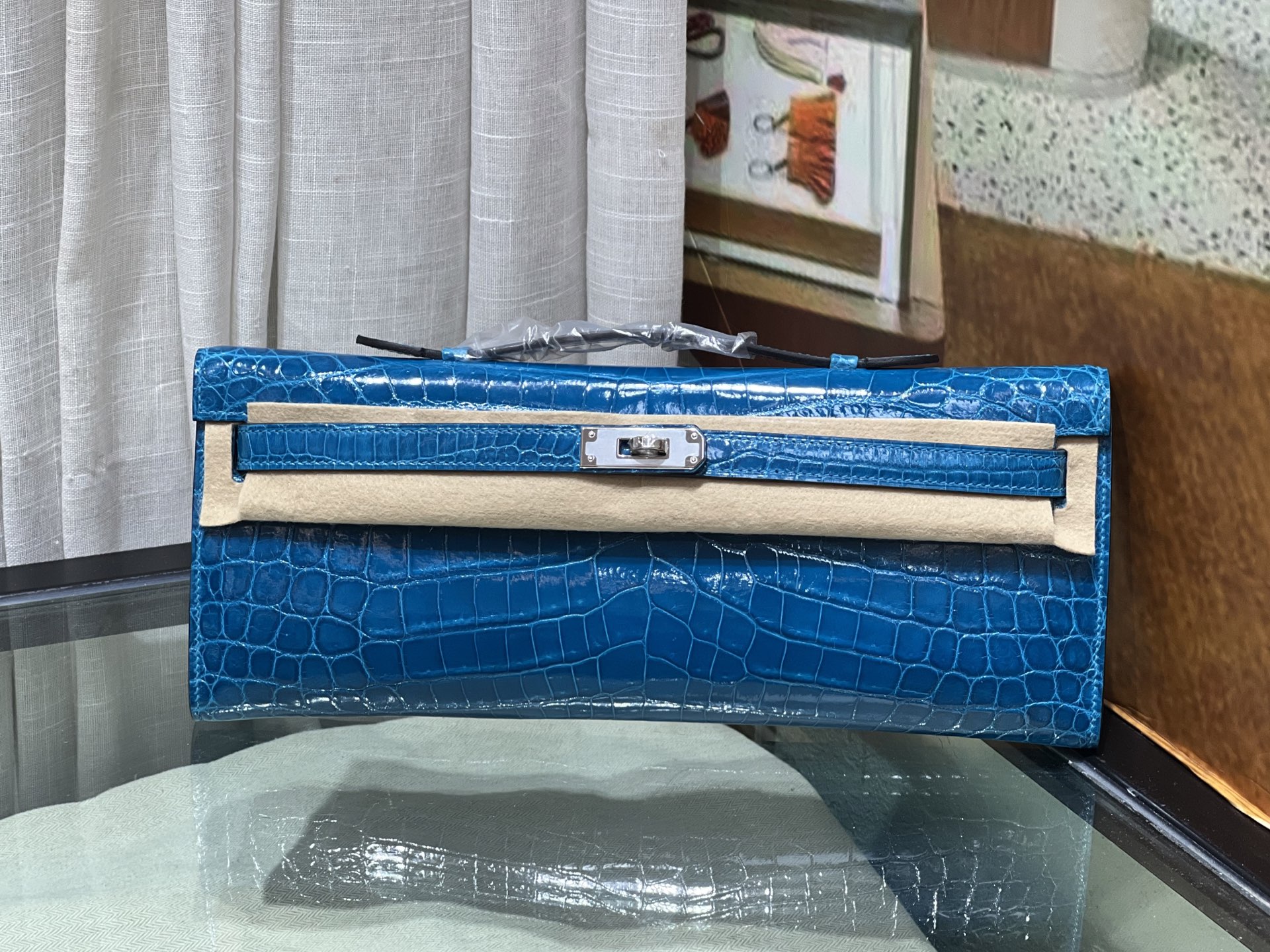 NO:812083,cut 31CM dinner bag, silver buckle, two points, Nile crocodile imported from Singapore, waxed thread, pure hand sewing, available from stock, Hermes, Hermes, Hermes,19860909cut 31CM晚宴包 银扣 两点 新加坡进口尼罗鳄 蜡线纯手缝 现货供应,爱马仕,hermes,Hermes,,Bag