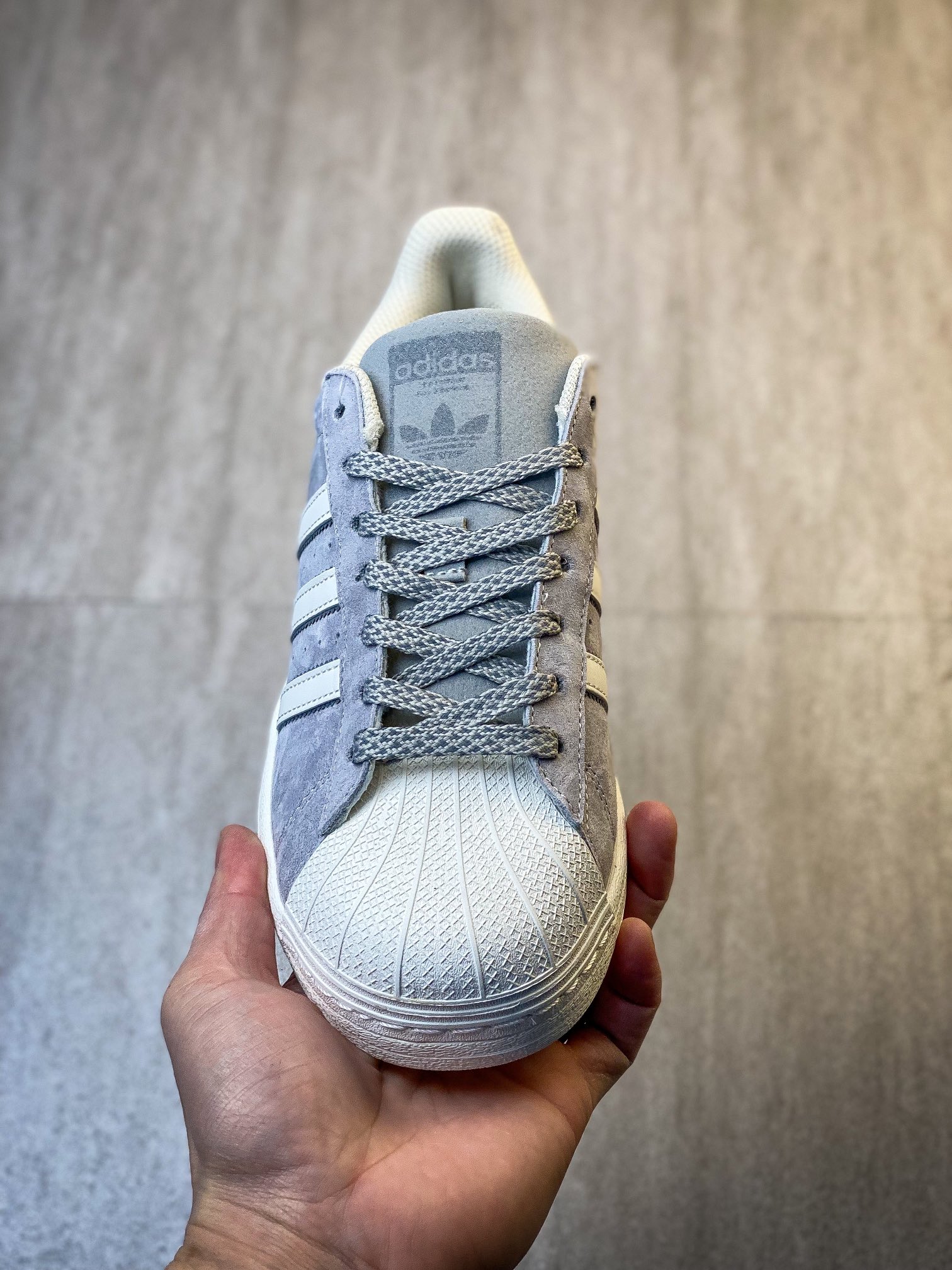 💰150
阿迪达斯/三叶草Adidas Originals Superstar”Beige Tan“经典贝壳头系列低帮百搭休闲运动板鞋
货号：BS0911 D4
尺码：35 36 36⅔ 37⅓ 38 38⅔ 39⅓ 40 40⅔ 41⅓ 42 42⅔ 43⅓ 44 44⅔ 45