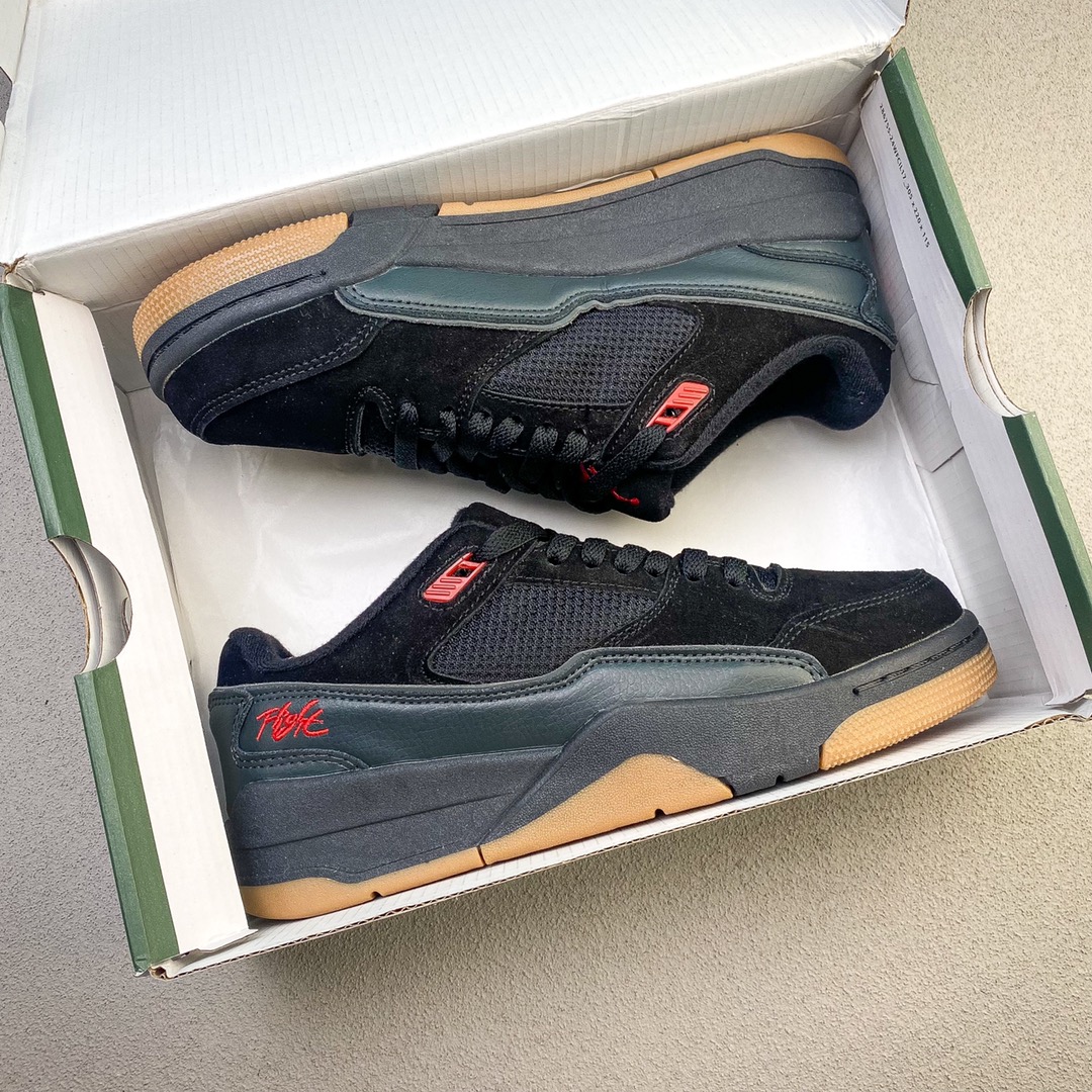 最佳性价比头层 乔丹Jordan FLIGHT COURT 舒适百搭 防滑耐磨 低帮 复古篮球鞋 复古休闲运动文化篮球鞋秉承轻量化的速度型篮球鞋设计思想完成设计,降低重量的同时提升舒适度,中底延续前作使用了分离式后掌可视化 Air Sole气垫. 货号 HF3255 200