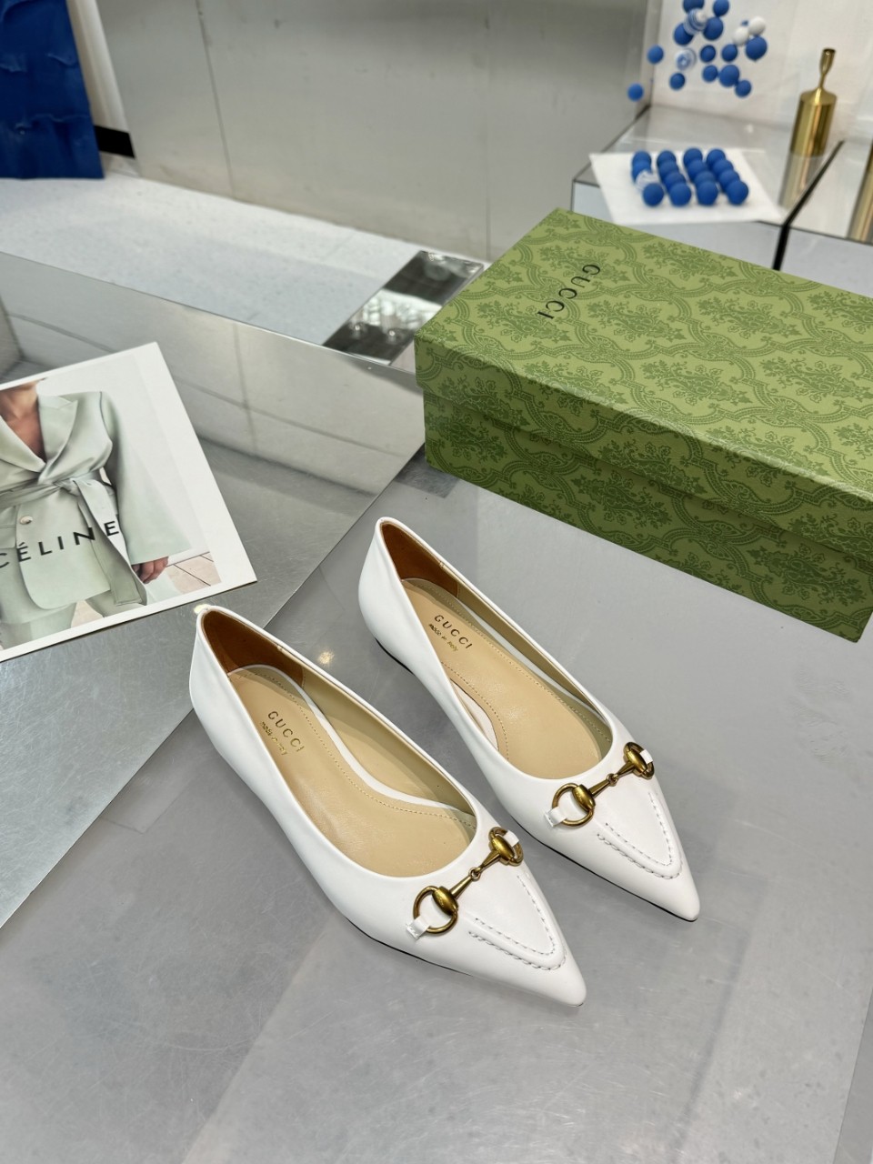 NO:245428,(Leather sole) Gucci Original GG canvas pours the eye-catching essence into this exposed light-mouthed shoe. Brown leather piping and light gold tones complement each other with beige and brown patterns. Pointed toe, elastic straps and low heel complement each other to create a comfortable and fit style design. Upper: top-layer imported painted cowhide/sheepskin lining Outsole: rubber non-slip outsole/skin outsole Size: 35-42 (34/41 42 custom-made non-return), sandals, gucci, sandals, cowhide, sheepskin, Leather soles19860909（真皮底）  Gucci Original GG帆布为这款露跟浅口鞋倾注亮眼精髓.棕色皮革滚边和浅金色调配件与米色和棕色图案交相辉映.尖头、松紧绑带和低跟相辅相成,造就舒适贴合的版型设计. 鞋面:采用头层进口漆牛皮/羊皮内里 大底:橡胶防滑大底/真皮大底 码数:35-42（34/41 42定制不退换）,凉鞋,gucci,sandals,cowhide,sheepskin,Leather soles,Women's Shoes