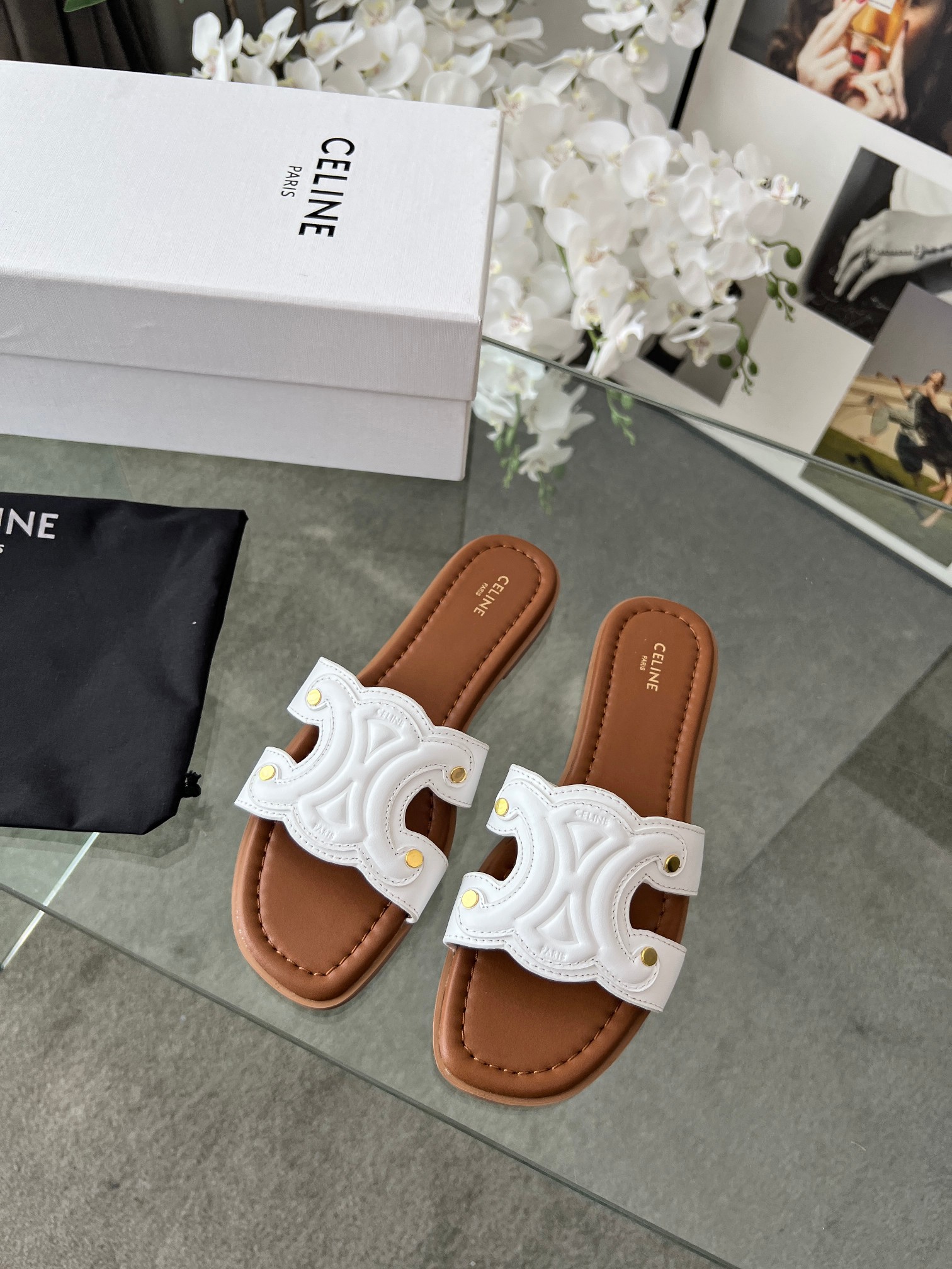 NO:422599,| 5 CEL*E Summer new style popular Arc de Triomphe British style flat sandals slippers Simple, elegant and fashionable, unsightly and timeless, it is the classic of the fashion circle that never fades away. Retro British style and extraordinary temperament Original cowhide leather fabric genuine leather edges Size 35-42 〈40.41.42 Custom made non-return and exchange〉: Rubber sole genuine leather soles, slippers, sandals, slippers, cowhide, Leather soles19860909| 5 CEL*E 夏新款爆款凯旋门英伦风平底凉鞋拖鞋 简约大气时髦,耐看不过时,是时尚圈永不退潮的经典所在,复古的英伦风格,气质非凡 原版牛皮面料 真皮沿条包边 码数35-42〈40.41.42订做不退换〉 : 橡胶底真皮大底,拖鞋,sandals,slippers,cowhide,Leather soles,Women's Shoes