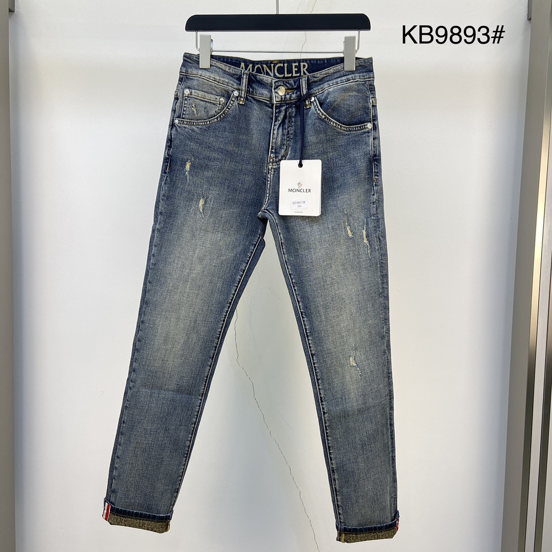 NO:132208,Support after-sales service after-sales service, new 2025 style, original single ruthless jeans, original hardware leather cards!  The style is super formal. It is slim and not tight, and it is super stylish. Original customized washing denim fabric, original hardware and auxiliary materials are molded!  Very handsome on the upper body!  Number of codes 29-3635, Moncler, jeans, alexander wang19860909支持年后售后 蒙口2025新款 原单狠货牛仔裤,原版五金皮牌 ！版型超正.修身不紧身,超级有范,原版定制水洗牛仔面料,原版五金辅料开模！上身帅气十足！码数29-3635,,Moncler,jeans,alexander wang,Men's clothing