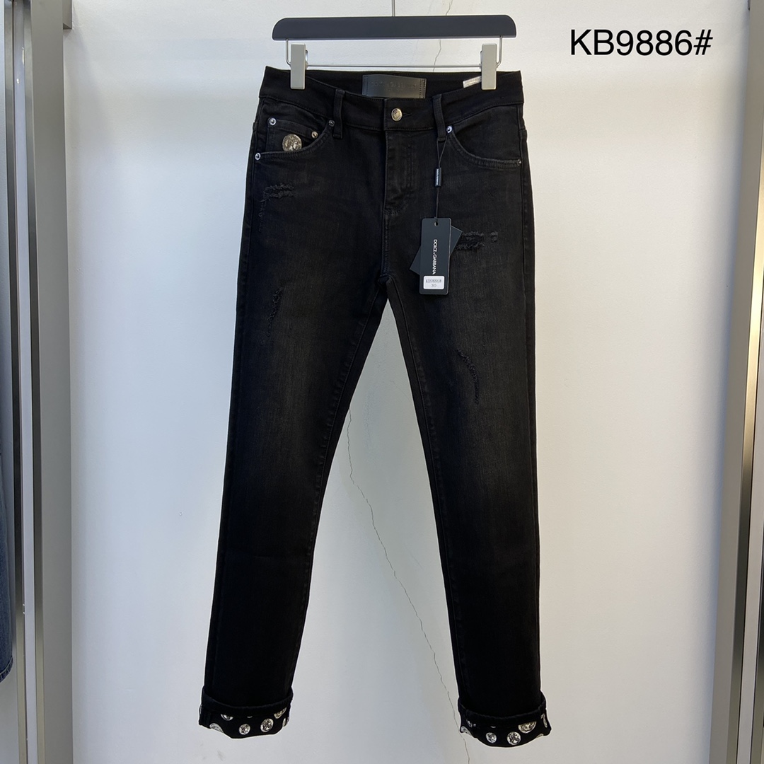 NO:132210,Support after-sales service after-sales D&G2025 new model original single jeans, original hardware leather cards!  The style is super formal. It is slim and not tight, and it is super stylish. Original customized washing denim fabric, original hardware and auxiliary materials are molded!  Very handsome on the upper body!  Number of codes 29-3635, Dolce & Gabbana, jeans, alexander wang19860909支持年后售后 D&G2025新款 原单狠货牛仔裤,原版五金皮牌 ！版型超正.修身不紧身,超级有范,原版定制水洗牛仔面料,原版五金辅料开模！上身帅气十足！码数29-3635,,Dolce&Gabbana,jeans,alexander wang,Men's clothing