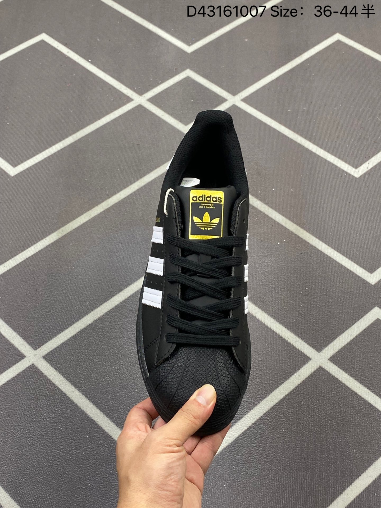 💰80
真标✅阿迪达斯Adidas三叶草 Originals Superstar贝壳头系列低帮经典百搭休闲运动板鞋
货号:EG4959
尺码:如图dunk耐克Nike阿迪达斯三叶草空军一号aj1椰子350新百伦nb327古驰脏脏鞋lv麦昆匡威1970s万斯彪马aj312斐乐巴黎世家aj4飞马亚瑟士贝壳头添柏岚鬼冢虎华夫飞马UGG库里篮球鞋詹姆斯乔丹贝壳头gtAJ1 low乔1闪电倒勾777尺码：36-47.5 耐克 阿迪达斯 三叶草 椰子350 v2 sb dunk 古驰脏脏鞋 麦昆 匡威1970s 万斯 vans 范斯 新百伦 乔丹 air jordan 亚瑟士 斯凯奇 斐乐 彪马 锐步 mlb  fila 鬼冢虎 莆田鞋 板鞋 樱花粉 af1 高帮 纯白 复古  满天星 解构 鞋盾 小麦色  蓝粉  马卡龙 低帮 独角兽 鸳鸯 联名 童鞋  冰淇淋  骨白冰蓝  白蓝 黑色 小白鞋 电玩像素 黑白 涂鸦 镭射 雾霾 白色  diy  1970s 夜光  大童 泼墨 中帮 黑武士 洛克公园 魔术贴 情侣 经典 四钩 奶咖色 刮刮乐 白丝绸 白银 3m 反光 白绿夜光 白橙双钩 小雏菊  权志龙 白绿橙 off white 飞线  金钩 冰块 小银钩 笑脸 缝线  剪纸蓝丝绸  情人节限定  白金 蓝白 354 黑曜石   熊猫 像素  冰蓝 四小勾 水晶底 寿桃 洞洞鞋 彩虹像素  灰色 air force 1 黑色   拖鞋 aj4 aj35 aj11 篮球鞋 莆田 aj3 aj6 aj13 aj7 童鞋 儿童鞋  aj312   aj36 黑白奥利奥  传奇蓝  aj32  限量版 飞人拖鞋 康扣  熊猫 北卡蓝  low  白水泥  藤原浩  aj34郭艾伦 影子灰  蒂芙尼绿 aj10 倒钩  aj9 冰雪奇缘 黑曜石 aj31  aj270 球鞋  大魔王 冰激凌  樱木花道  热熔岩  迪奥联名  胭脂红 凉鞋 aj15  满天星 水泥灰 芝加哥 鸳鸯 aj28  情侣 aj28 樱花粉 电玩像素 北卡蓝 小迪奥 粉色 樱花粉 电玩像素  烟灰 变色龙 兵马俑 大巴黎 aj16  兔八哥  马卡龙  大学蓝 aj30 黑水泥  白蛇 叶绿素 火影 白水泥 情人节限定 粉蛇 黑红 球鞋gtcut   kobe球鞋 zoom kobe 500黑武士 2022r nike星空 gt球鞋 zoom跑鞋 纽巴伦990 nikecourt女鞋 zoom aj1 nb827 斐乐hike nike青花瓷 aj镭射 科6 next跑鞋 宇航员2.0 小白鞋 男鞋 运动鞋 斯凯奇 斐乐 板鞋 aj 彪马 新百伦 亚瑟士 new balance adidas 阿迪达斯 篮球鞋 空军一号 纯白  跑步鞋 vision street wear puma 女运动休闲鞋 nb  情侣鞋 球鞋 dunk 美津浓 欧文7  运动鞋女款跑步鞋 休闲男鞋  aj1 拖鞋 耐克鞋男新款 鞋子 童鞋 男款  飞马  zoom 超级飞马 跑鞋  老爹鞋 air max 儿童鞋子 男士 飞马38 m2k 日落 黑白熊猫  女款  飞马39  男款 阿甘鞋 飞马37  夏季  dunk sb 华夫鞋 凉鞋  开拓者 夏款 毛毛虫  气垫 air zoom 休闲鞋 高帮 帆布鞋 sacai 2022 vapormax 赤足  飞马36 af1 紫葡萄 树莓紫  winflo8 court女鞋 网鞋 zoom 破二  dc0774 拖鞋 superfly 子弹头 dunk黑白熊猫 blazer max270 欧文7 小童鞋  阿尔法 欧文8 登月 星空 莆田  黑武士 airmax97 贝壳头 三叶草 boost   forum 椰子鞋  yeezy  neo  暗夜精灵 金标 椰子 350 v2  ultraboost 清风 阿尔法 涉水鞋 ub21 ub22  forum84 ub nmd 爆米花 pro2 cut  supernova x9000 椰子500  小椰子 forum low 史密斯 椰子700  樱花系列女鞋 新百伦530 327   574   5740 满天星 992 550 990 303 nb2002ra 302 元祖灰 993 990v5 nb300 ms327 580 999 nb327新百伦 新百伦878 nb300 5740奶茶色 m5740nb5740 997 608 452 nbms327 992元祖灰 996 880 低帮  倒钩  aj1 low 北卡蓝 黑曜石  倒钩藤原浩鞋 芝加哥 禁穿 小迪奥aj1 aj1大学蓝 樱花粉 烟灰   闪电倒钩 mid  影子灰 白丝绸   黑红脚趾 黑红 马卡龙 小dior 蒂芙尼绿 黑脚趾 小摩卡 蜘蛛侠 兔八哥 莆田纯原 纯白 中帮 黑粉脚趾 鸳鸯 low摩卡棕 扣碎 倒钩低帮 小闪电 凯尔特人 芝加哥ow联名 灰白 红豆奶茶 叛逆 换底 扣碎篮板 摩卡棕 迪奥联名鞋 皇家蓝 低帮女鞋倒钩白棕 泡泡糖 黑粉脚趾 北卡蓝低帮 黑绿脚趾 影子灰 蒂芙尼绿 黑脚趾 浆果粉  扣碎篮板 鸳鸯 冰淇淋 白丝绸 激光蓝 offwhite联名 黑粉脚趾	 蓝 水洗丹宁 情人节 午夜蓝 凯尔特人 泡泡糖  男鞋 女鞋 夏季 儿童 拖鞋  小众鞋 篮球鞋 凉鞋 运动鞋 跑步鞋 童鞋  板鞋  日落  足球鞋 小白鞋 跑鞋 老爹鞋 zoom 超级飞马 36 37 38  sb dunk  鞋子 新款 m2k air max   薄款 赤足5.0  星空 登月 回到未来 vapormax 超轻 网鞋 气垫鞋 阿甘鞋 休闲鞋 47 blazer 高帮 樱花粉 free vaporfly  情侣  子弹头 华夫鞋 欧文7 lebron18  joyride fly3 max270 杜兰特5  毛毛虫 黑武士 限量版 忍者 马拉松 winflo7 kyrie7 ep  莆田鞋   板鞋 樱花粉  af1 高帮 纯白 复古  满天星 解构 鞋盾   小麦色  蓝粉  马卡龙 低帮 独角兽 鸳鸯 联名 童鞋  冰淇淋  骨白冰蓝 白蓝 黑色 小白鞋 电玩像素 黑白 涂鸦 镭射 雾霾 白色  diy  夜光  大童 泼墨 中帮 黑武士 洛克公园 魔术贴 情侣 经典 四钩 奶咖色 刮刮乐 白丝绸 白银 3m 反光 白绿夜光 白橙双钩 小雏菊  权志龙 白绿橙 off white 飞线  金钩 冰块 小银钩 笑脸 缝线  剪纸 纯黑 蓝丝绸  情人节限定  白金 蓝白 354 黑曜石   熊猫 像素  冰蓝 四小勾 水晶底 寿桃 洞洞鞋 彩虹像素  灰色 air force 1 黑色  拖鞋 aj4 aj35 aj11 篮球鞋 莆田 aj3 aj6 aj13 aj7 童鞋 儿童鞋 aj312 aj36 黑白奥利奥  传奇蓝  aj32 限量版 飞人拖鞋 康扣  熊猫 北卡蓝  low  白水泥 藤原浩 aj34郭艾伦 影子灰  蒂芙尼绿 aj10 倒钩 aj9 冰雪奇缘 黑曜石 aj31 aj270 球鞋 大魔王 冰激凌  樱木花道  热熔岩  迪奥联名 胭脂红 凉鞋 aj15 满天星 水泥灰 芝加哥 鸳鸯 aj28 情侣 aj28 樱花
D43161007