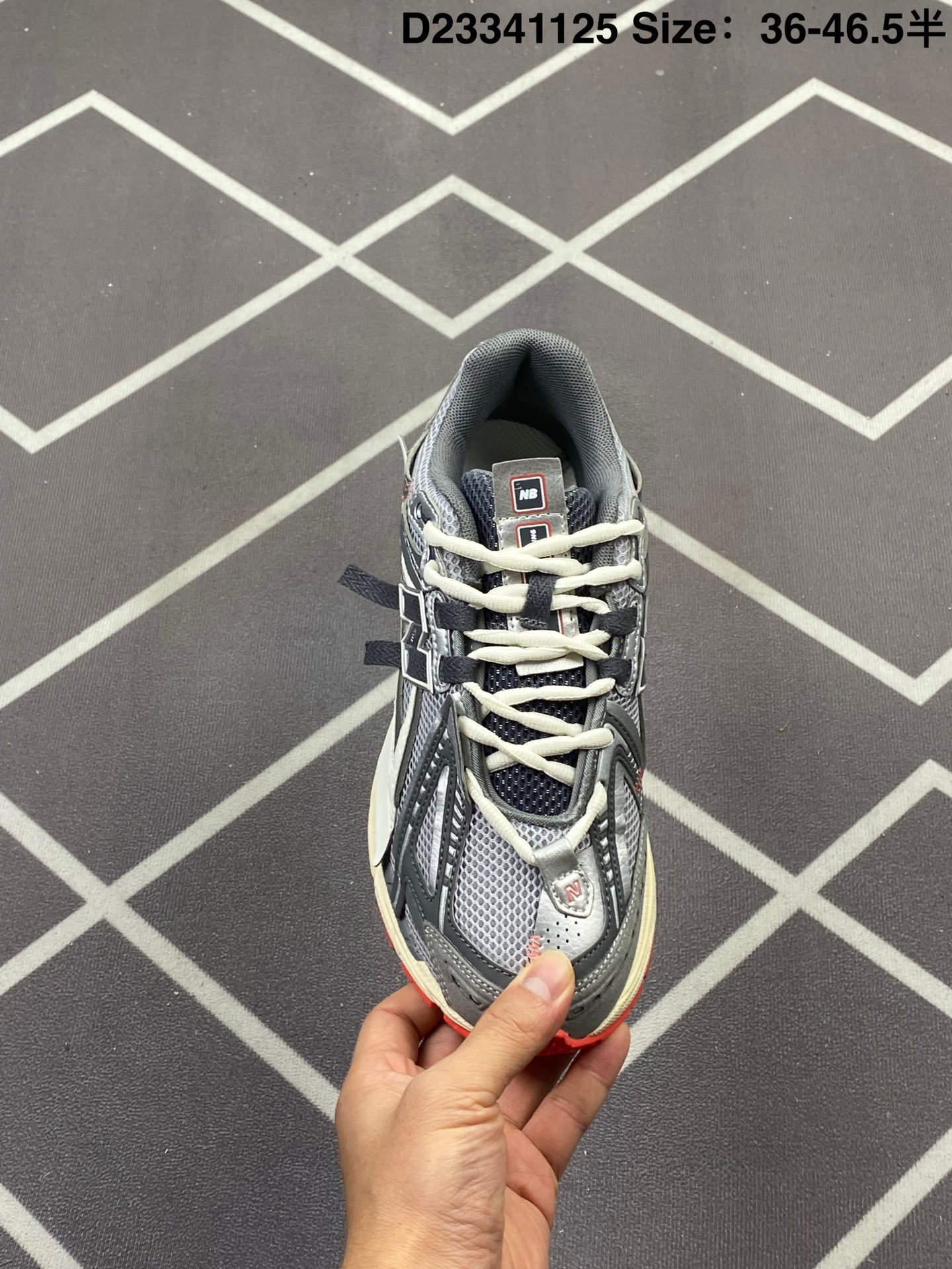 💰170
✅New Balance M1906系列 复古单品宝藏老爹鞋 复古元素叠加 质感超级棒 楦版型材料细节做工精细 作为NB最经典的档案鞋型之一 与2002一样，1906有着NB最成熟的技术加持和复古款式，而本次推出的版本参照2002r的定位，相信会在性价两端做出权衡。单从造型上来看，依旧是vibe风格，味道很正，细节也很酷，这双1906r无疑必能打入复古跑鞋爱好者的年度鞋款名录
官方货号:U1906RBS
尺码:36-46.5 半
编码：D23341125