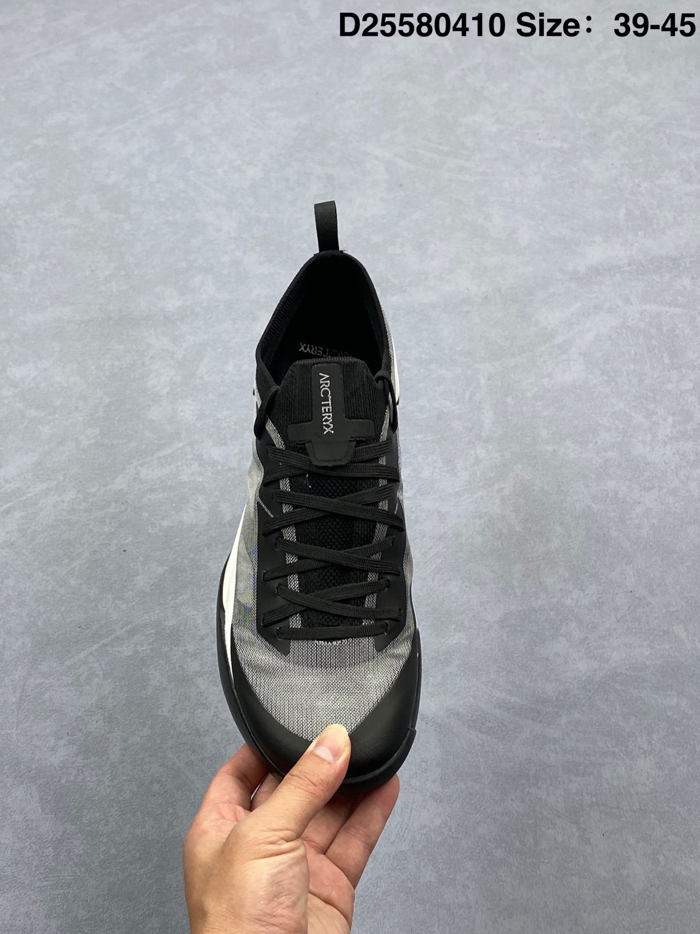 💰290
Arcteryx KONSEAL LT W  始祖鸟
此款鞋采用近几年比较流行的版型设计，外观时尚大气，鞋底采用耐磨的材质，穿上它，让您在平时生活和工作中都会感觉到舒适的体验
货号：077218-497208 
编码：D25580410