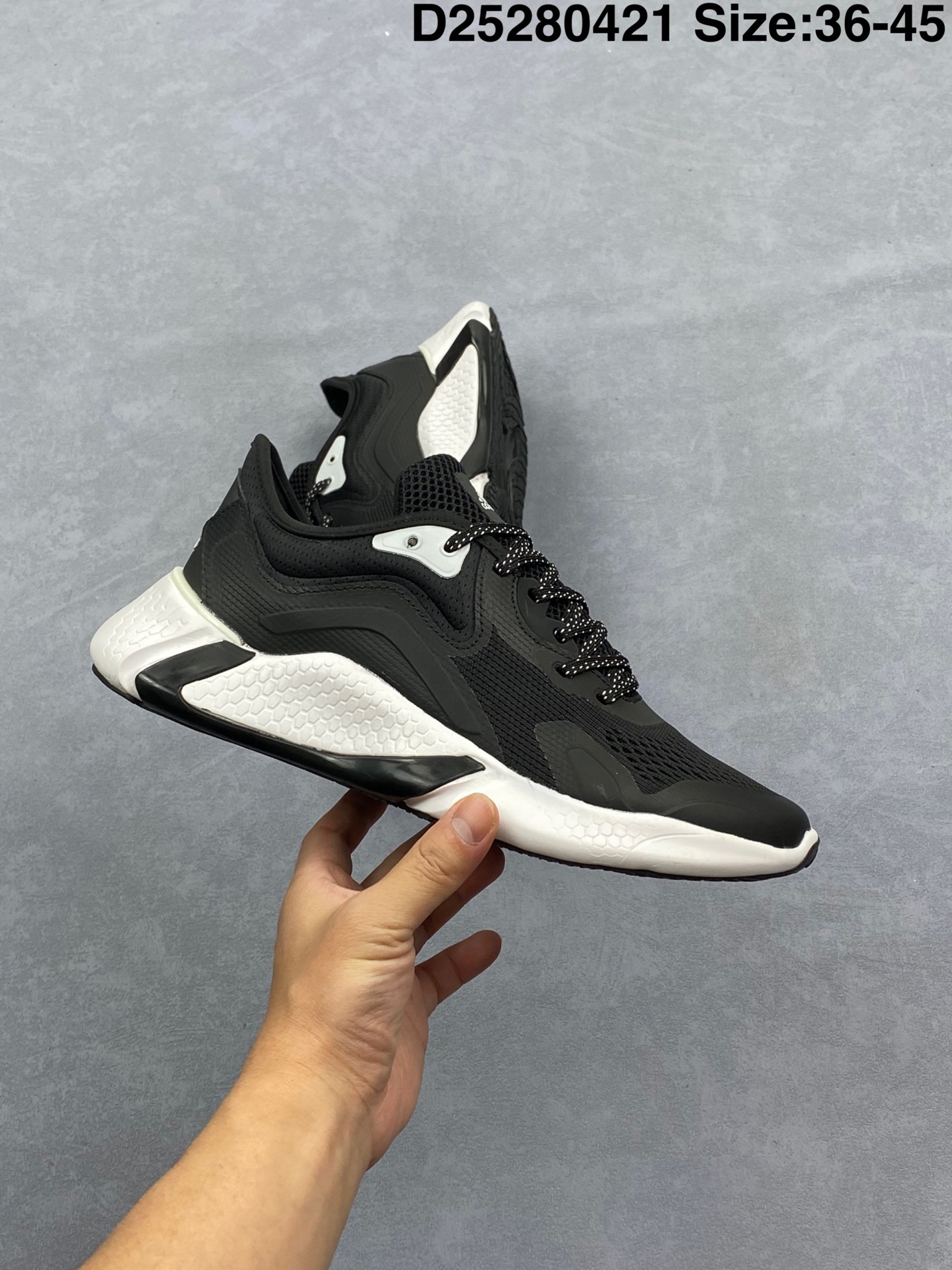 💰240
✅Adidas AlphaBounce INSTINCT CC M 反光 阿尔法跑鞋 
Bouncetm中底与Forged Mesh 热融合多层绒布的结合 外加马牌大底的组合
货号:FW0672
Size:36-45
ID:D25280421