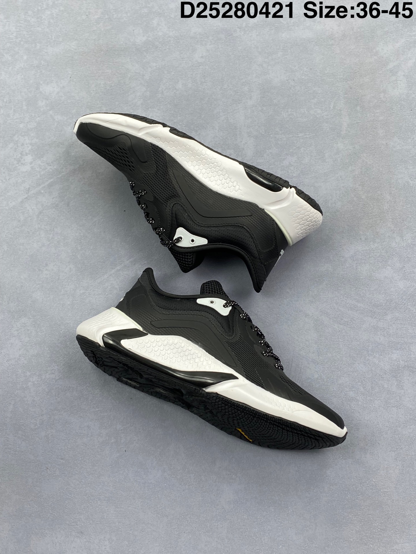 💰240
✅Adidas AlphaBounce INSTINCT CC M 反光 阿尔法跑鞋 
Bouncetm中底与Forged Mesh 热融合多层绒布的结合 外加马牌大底的组合
货号:FW0672
Size:36-45
ID:D25280421