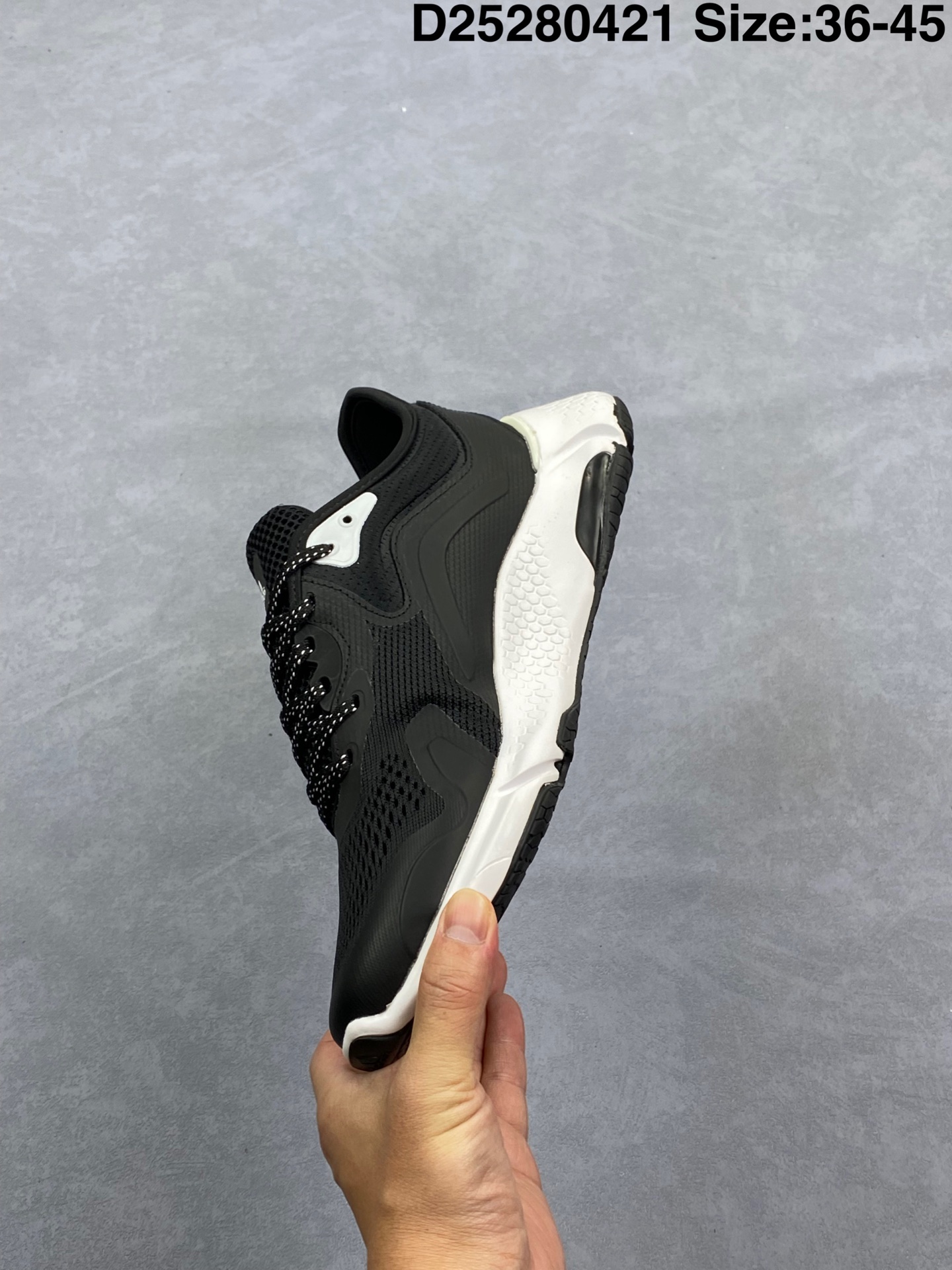 💰240
✅Adidas AlphaBounce INSTINCT CC M 反光 阿尔法跑鞋 
Bouncetm中底与Forged Mesh 热融合多层绒布的结合 外加马牌大底的组合
货号:FW0672
Size:36-45
ID:D25280421