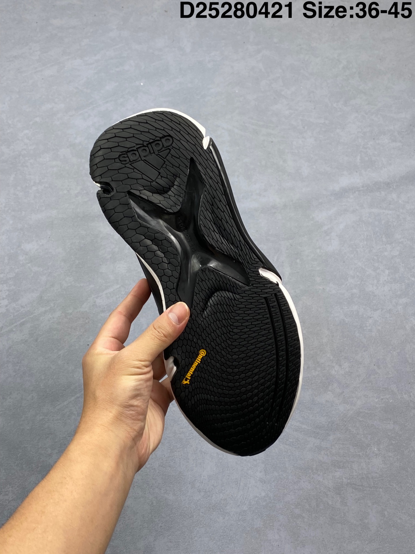 💰240
✅Adidas AlphaBounce INSTINCT CC M 反光 阿尔法跑鞋 
Bouncetm中底与Forged Mesh 热融合多层绒布的结合 外加马牌大底的组合
货号:FW0672
Size:36-45
ID:D25280421
