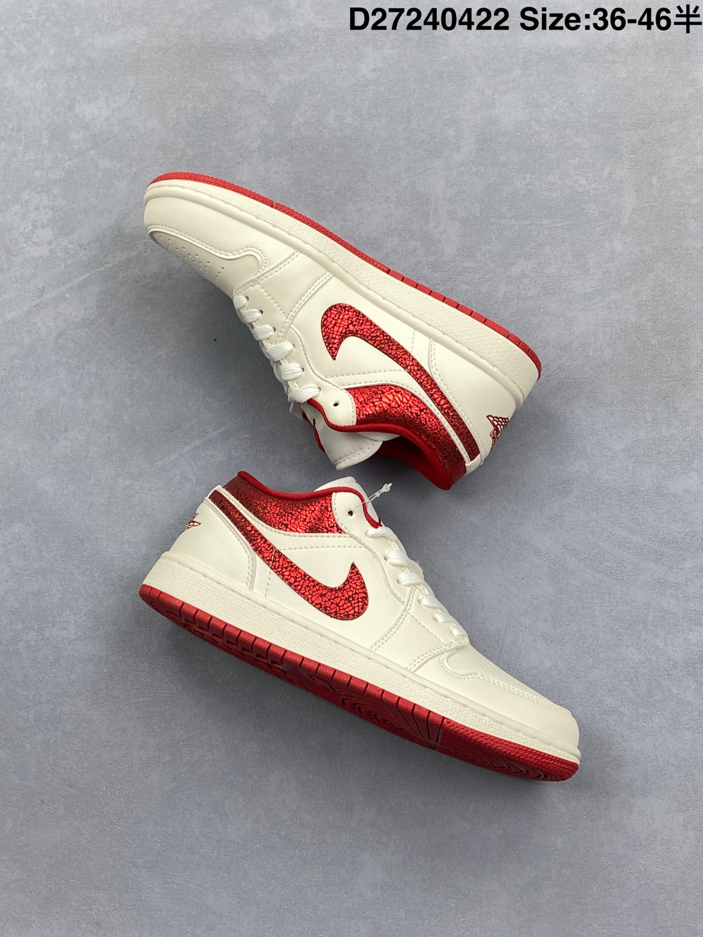 💰220
耐克 乔丹Air Jordan 1 Low AJ1 乔1 乔丹1代aj1 低帮复古文化休闲运动篮球鞋,从1985 年面世的元年款汲取设计灵感,采用简洁大方的经典外观,熟悉中带一抹新颖。此款运动鞋采用经典设计,可与不同风格轻松搭配,助你彰显出众风采。鞋底加入内嵌式 Air 缓震技术,营造轻盈缓震体验,天然皮革与合成材质组合鞋面经久耐穿,彰显优质风范,硬质橡胶外底,提供可驾驭多种地面的强劲抓地力。
货号:553558
码数:36 36.5 37.5 38 38.5 39 40 40.5 41 42 42.5 43 44 45
D27240422