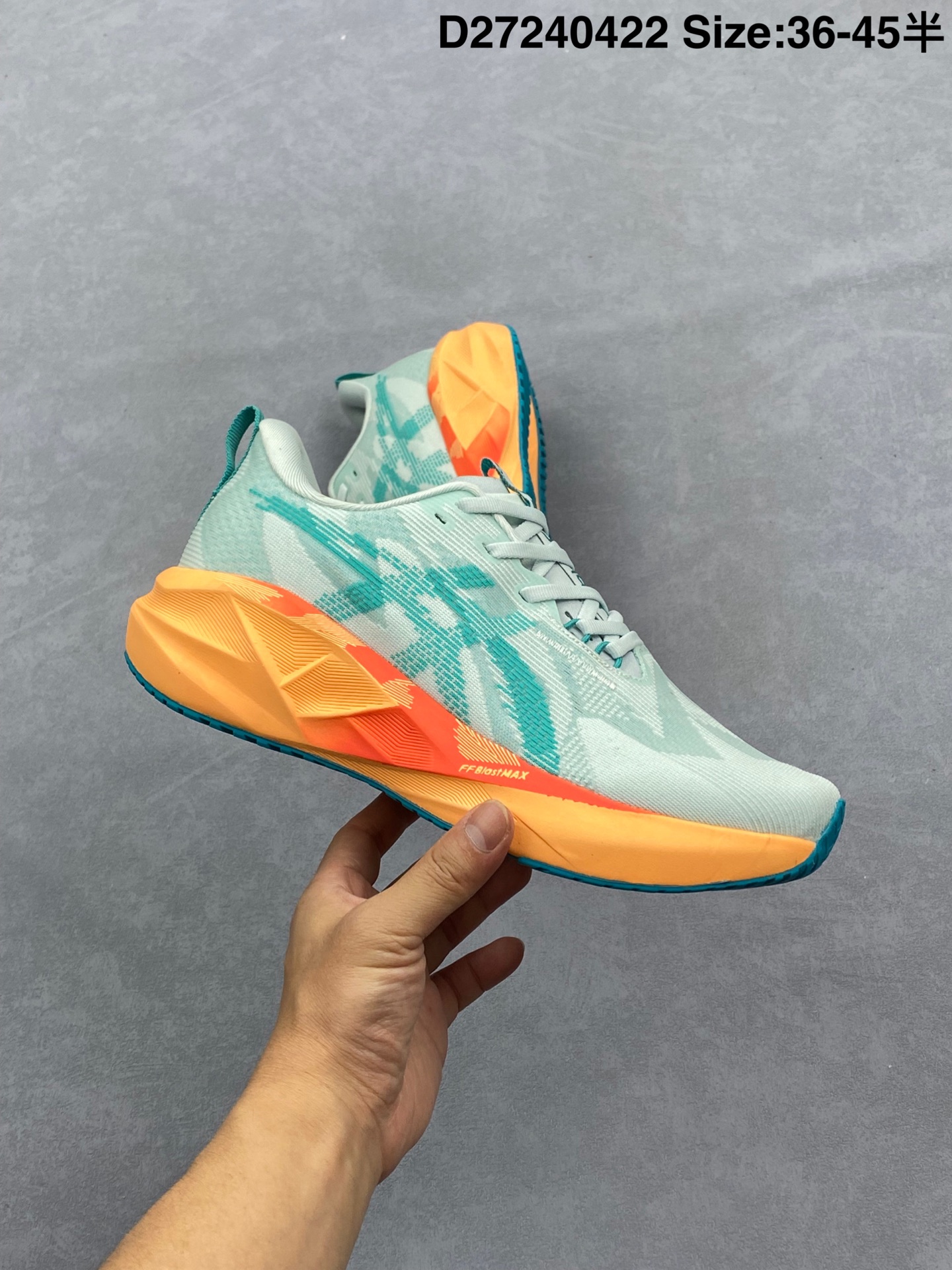 💰220
Asics Novablast 4 轻量跑鞋
ASICS (亚瑟士)是日本实业家鬼家喜八郎创立的跑鞋运动品牌,名字想法源自著名的拉丁谚语“AnimaSana In Corpore Sano”意为“健全的精
神寓于强健的体魄”。正如其名字的含义,ASICS亚瑟士一直坚信保持身体的健康与活力是打造健康快乐的生活方式的最佳途径。亚瑟士的跑鞋、篮球鞋等系列集专业与美貌于一身,拥有极高的热度
货号:1011B887-800
尺码:36 37 37.5 38 39 39.5 40 40.5 41.5 42 42.5 43.5 44 45
D27240422