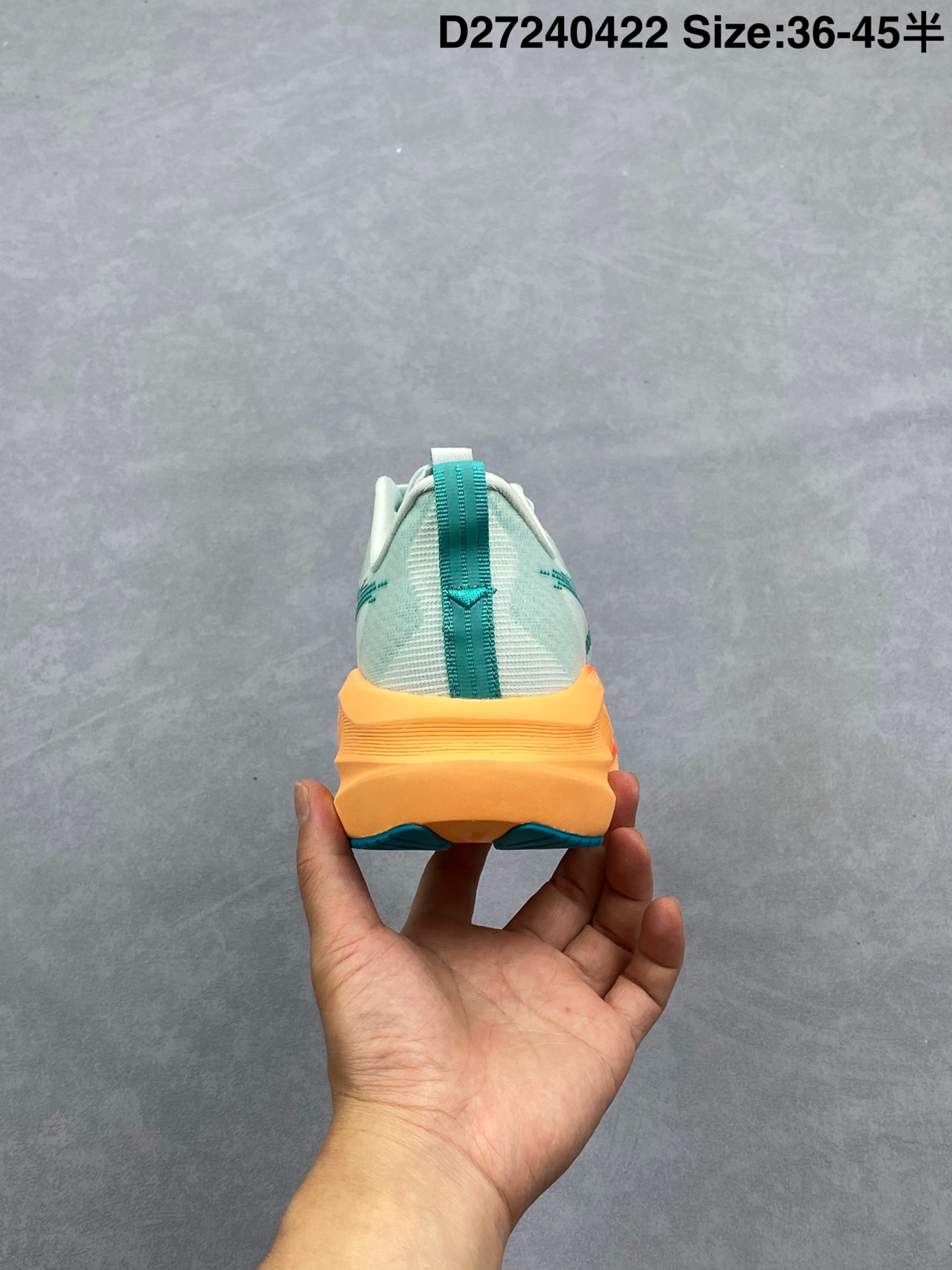 💰220
Asics Novablast 4 轻量跑鞋
ASICS (亚瑟士)是日本实业家鬼家喜八郎创立的跑鞋运动品牌,名字想法源自著名的拉丁谚语“AnimaSana In Corpore Sano”意为“健全的精
神寓于强健的体魄”。正如其名字的含义,ASICS亚瑟士一直坚信保持身体的健康与活力是打造健康快乐的生活方式的最佳途径。亚瑟士的跑鞋、篮球鞋等系列集专业与美貌于一身,拥有极高的热度
货号:1011B887-800
尺码:36 37 37.5 38 39 39.5 40 40.5 41.5 42 42.5 43.5 44 45
D27240422