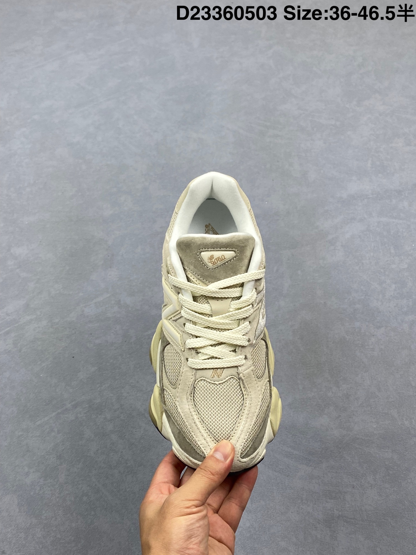 💰290
Joe Freshgoods x New Balance 版本
NB9060 联名款 复古休闲运动慢跑鞋
鞋款灵感源自设计师本人对夏日的怀日回忆。鞋面大身由空间双格及磨砂鞋面拼接而生,配以柔和、温暖的粉橘色调,夏日氛围拉满#采用大面积网眼以及麂皮材质覆盖鞋身,还原经典气质。搭载ABZORB避震科技,由泡沫聚酯制成,上脚可以有效减少由鞋底反弹对身体及双腿的冲击力
官方货号:U9060JBC
尺码:36 37 37.5 38 38.5 39.5 40 40.5 41.5 42 42.5 43 44 45 46
Size:36~46.5半
编码:D23360503