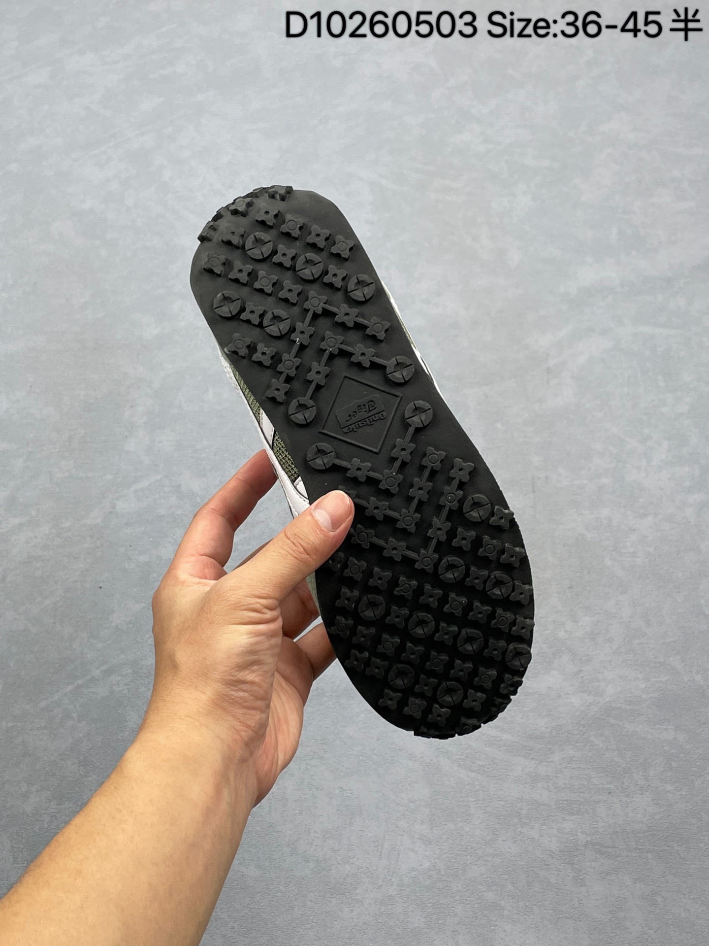 💰230
✅Onitsuka Tiger鬼塚虎 Edr 78 舒适百搭防滑耐磨 低帮跑步鞋
货号：1183B395-020
尺码：36 37 37.5 38 39 39.5 40.5 41.5 42 42.5 43.5 44 45
编码：D10260503
