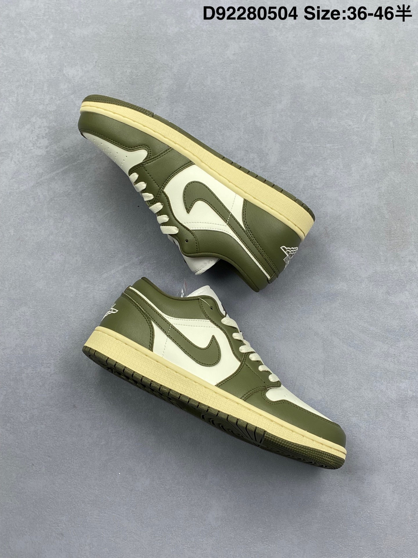 💰240
Nike Air Jordan 1 Low
AJ1乔1低帮休闲板鞋 同步官方配色 
头层皮打造 正确满胶鞋垫 四线拉帮 
原厂织唛标 鞋舌高弹海绵填充
官方货号：DC0774 122
尺码：36 36.5 37.5 38 38.5 39 40 40.5 41 42 42.5 43 44 45 46
Size：36～46半
编码：D92280504