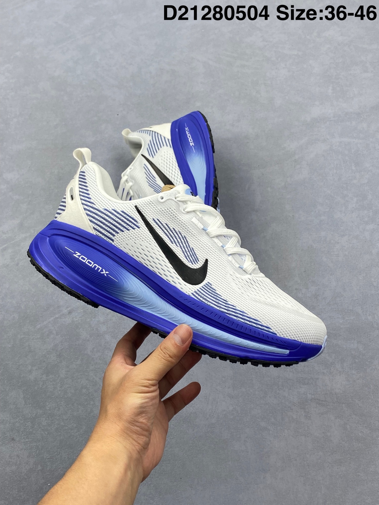 💰240
Nike VOMERO 18 耐克 舒适减震防滑 低帮跑步鞋
全掌ReactX泡绵中底 前掌和后跟还配备了Air Zoom气垫单元 据说跑起来更快更舒适哦 这次最大的升级点 首次引入了ReactX泡绵
货号：HM6803-104
尺码：36 36.5 37.5 38 38.5 39 40 40.5 41 42 42.5 43 44 45 46
编码：D21280504