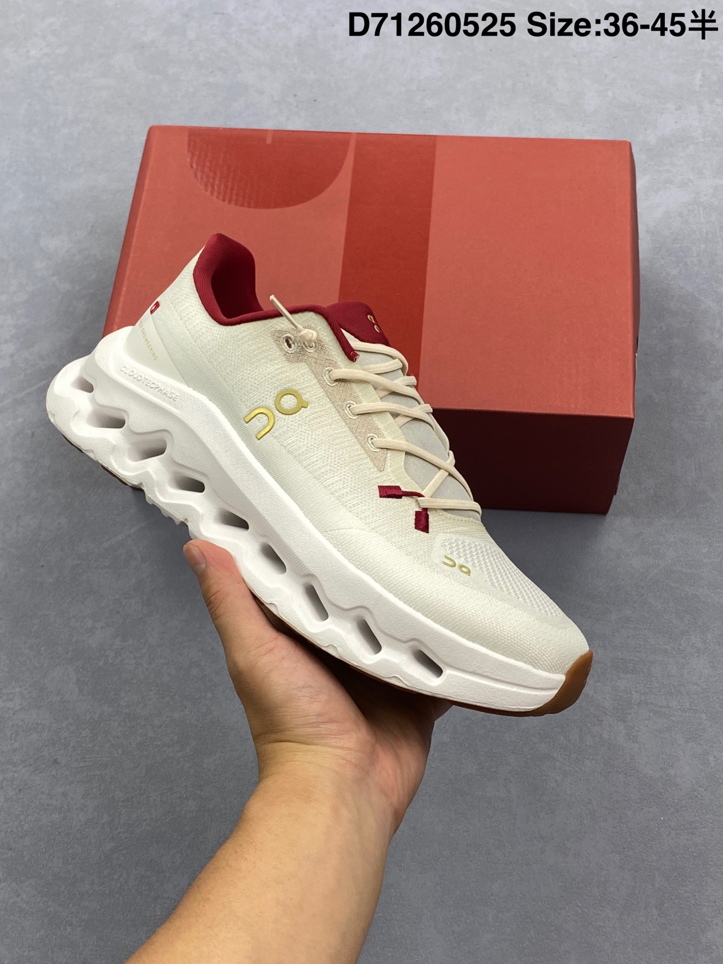 合集💰130 
On昂跑Cloudtilt轻量运动休闲鞋 鞋面采用一体成型布料 有弹性非常透气 鞋底是镂空设计 运用了CLOUDTILT专利技术 弹力十足 毫无负重感 适合日常长距离行走或者休闲旅游 跑步
货号：3ME10102858
尺码 36 36.5 37.5 38 38.5 39 40 40.5 41 42 42.5 43 44 44.5 45 D71260525