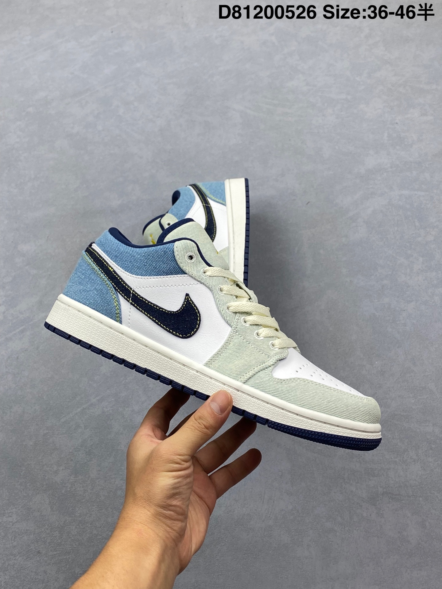 Air Jordan AJ1 Low 低帮 白蓝牛仔 终端优势供应 市面中低帮最具代表性版本没有之一 口碑大厂出品 品控大底版型不断改良更新 全套原纸板楦头开发 确保原汁原味 完美呈现版型 完美零毛边处理 原厂内置全掌气垫 价格定位良心 平台专用代工流水线出品 一眼公司既视感 拿到手的一瞬间就与众不同 碾压市面所有版本 全部原鞋开发 每一个配色都会采购原鞋确认细节 打破市面看图做货无好货之说 货号:IH0648 141 尺码:如图 D81200526
