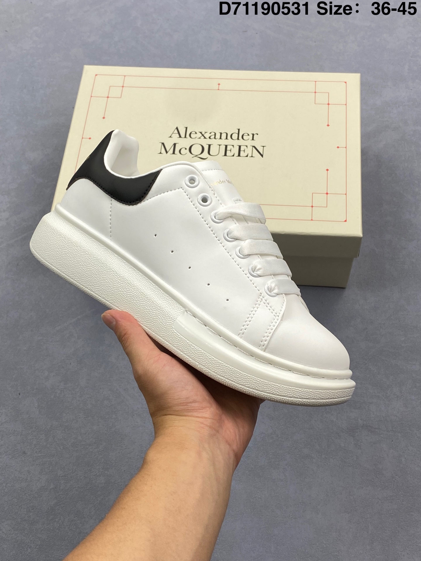 合集💰95
意大利高奢品牌Alexander McQueen亚历山大·麦昆 Sole Leather Sneakers低帮时装厚底休闲运动小白鞋 麦昆带芯片鞋子以时尚、潮流、高科技为主打特点,鞋面采用了富有未来感的科技感材料,配以充满设计感的线条和色彩,时尚而不失质感。
货号:662652WIA4M9000
尺码:36-45
编码:D71190531