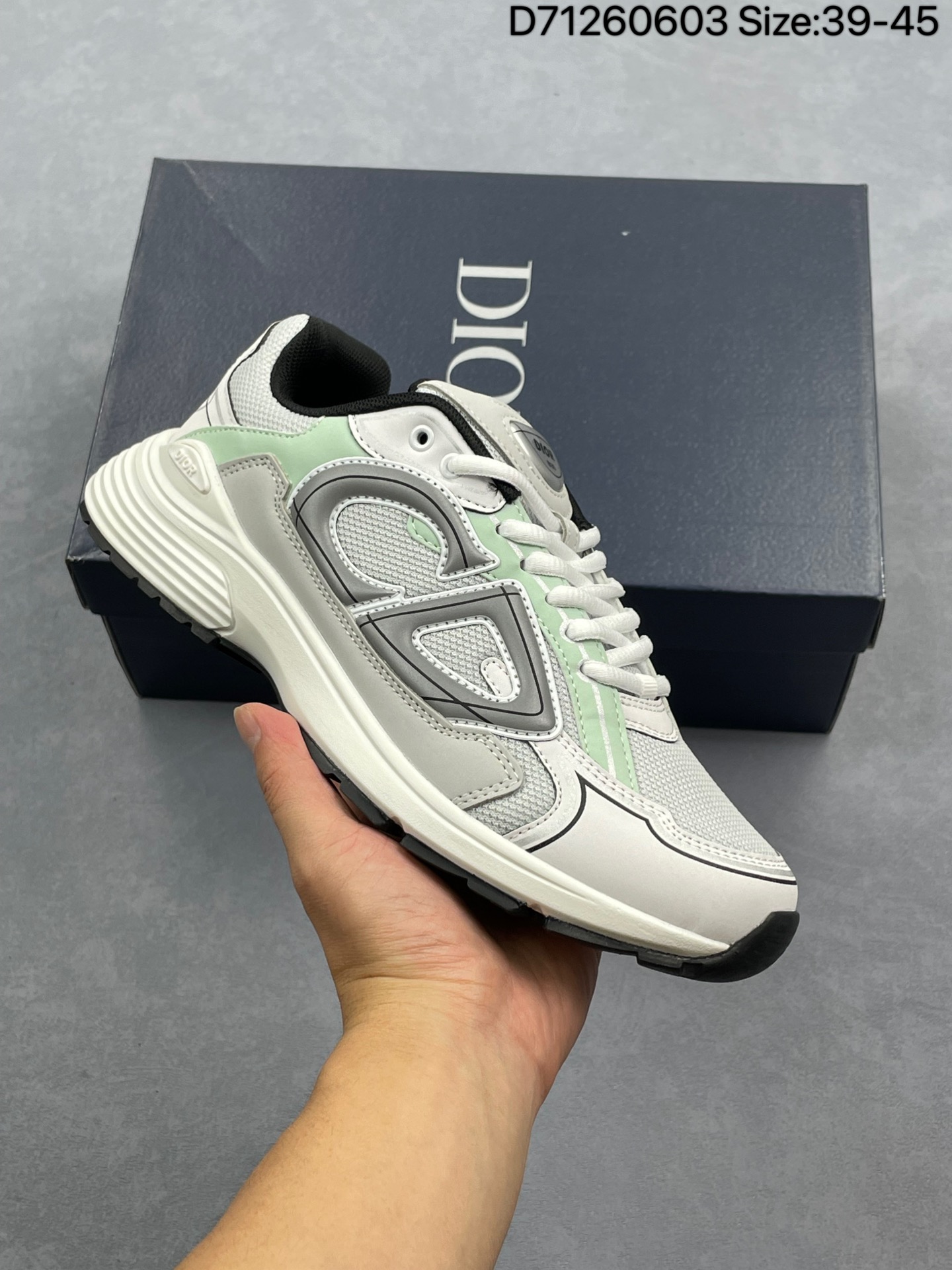 💰130
法国高奢时装品牌·迪奥/Dior B30 Low-Top Sneaker B30系列低帮经典老爹风系带复古休闲运动慢跑鞋
货号:3SN279ZRB_H553
尺码:39 40 41 42 43 44 45
编码:D71260603