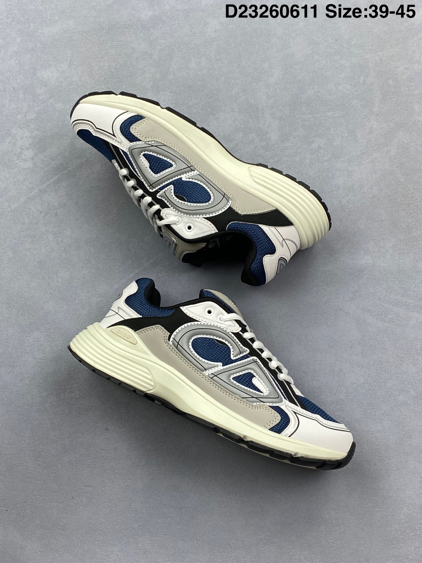 💰130
Dior迪奥B30网眼织物厚底系带休闲低帮运动鞋男女同款老爹鞋 这款 B30 Countdown 低帮运动鞋已成为 Dior 别具一格的经典新品,时尚而富有运动风范。采用煤灰色网眼织物精心制作,搭配黑色、蓝色和迪奥灰科技面料,饰以反光 CD30 标志提升格调,富有美感。鞋舌和鞋跟处饰以银色调 Dior B30 和 CD30 标志。轻盈的纹理效果橡胶鞋底饰以众多特色细节,内部弹力饰带打造理想的舒适穿着体验。可与各式休闲单品搭配,打造精致造型。
尺码:39-45
D23260611