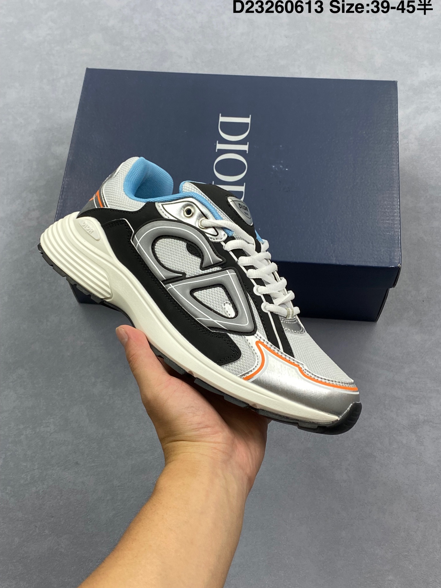 💰130
迪奥DIOR B30 HOMME 高奢品牌经典复古老爹鞋 夸张流线极符 外形延续当下潮流得未来感老爹鞋

货号：3SN279ZYK_H882
尺码：39 40 41 42 43 44 45
编码：D23260613