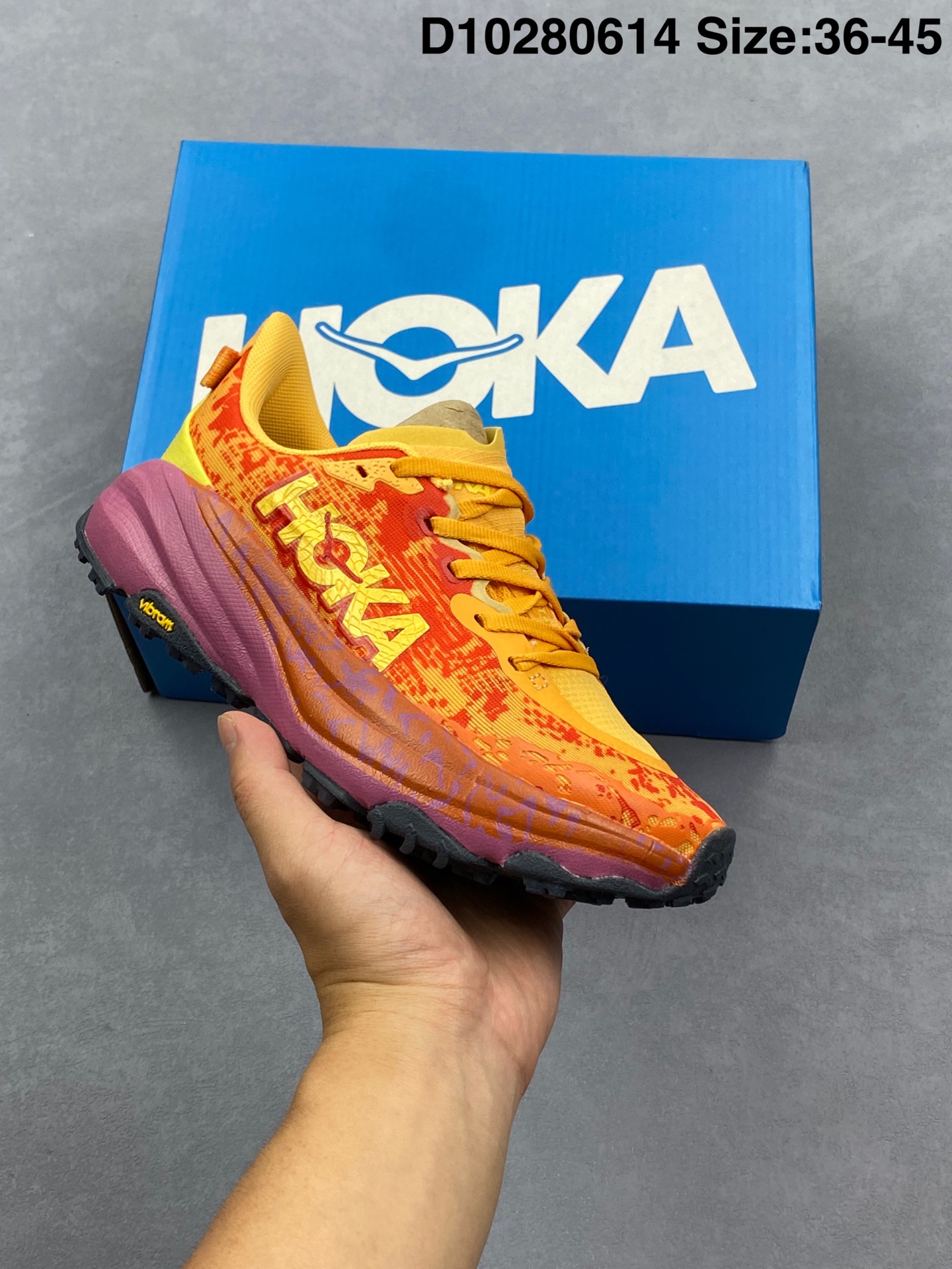 💰280
✅HOKA ONE ONE M Speedgoat 6  
低帮专业越野跑步鞋 实拍首发 
相较于前几代Mafate包裹感更好
跟Speedgoat(快速羚羊)系列比起来更加舒适
鞋底防滑性能在下坡的石板台阶和原始路面都有很好的表现
HOKA血统属性厚底设计 在快速下坡时起到缓震保护作用
减少重力给予脚踝、膝部、髋关节等处带来的冲击力
官方货号：1147811/SRBT
尺码：36-45
编码：D10280614