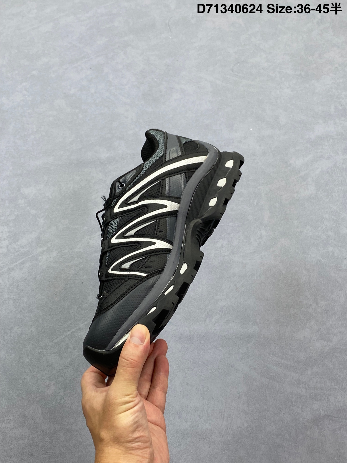 合集💰170
Salomon XA PRO XTQ ADV 萨洛蒙户外越野跑鞋 鞋面采用SENSIFIT贴合技术 全方位贴合包裹脚型 鞋跟部鞋底牵引设计 提供强大的抓地性能 更适应野外崎岖不平的道路 其3D ADVANCED CHASSIS底盘 材料轻量大化 钉齿设计更具稳定性、防护性 鞋底易磨损区运用CONTAGRIP高耐磨材料 应对城市硬质路面长距离跑考验 货号 474294 24 尺码36-45(半)
D71340624