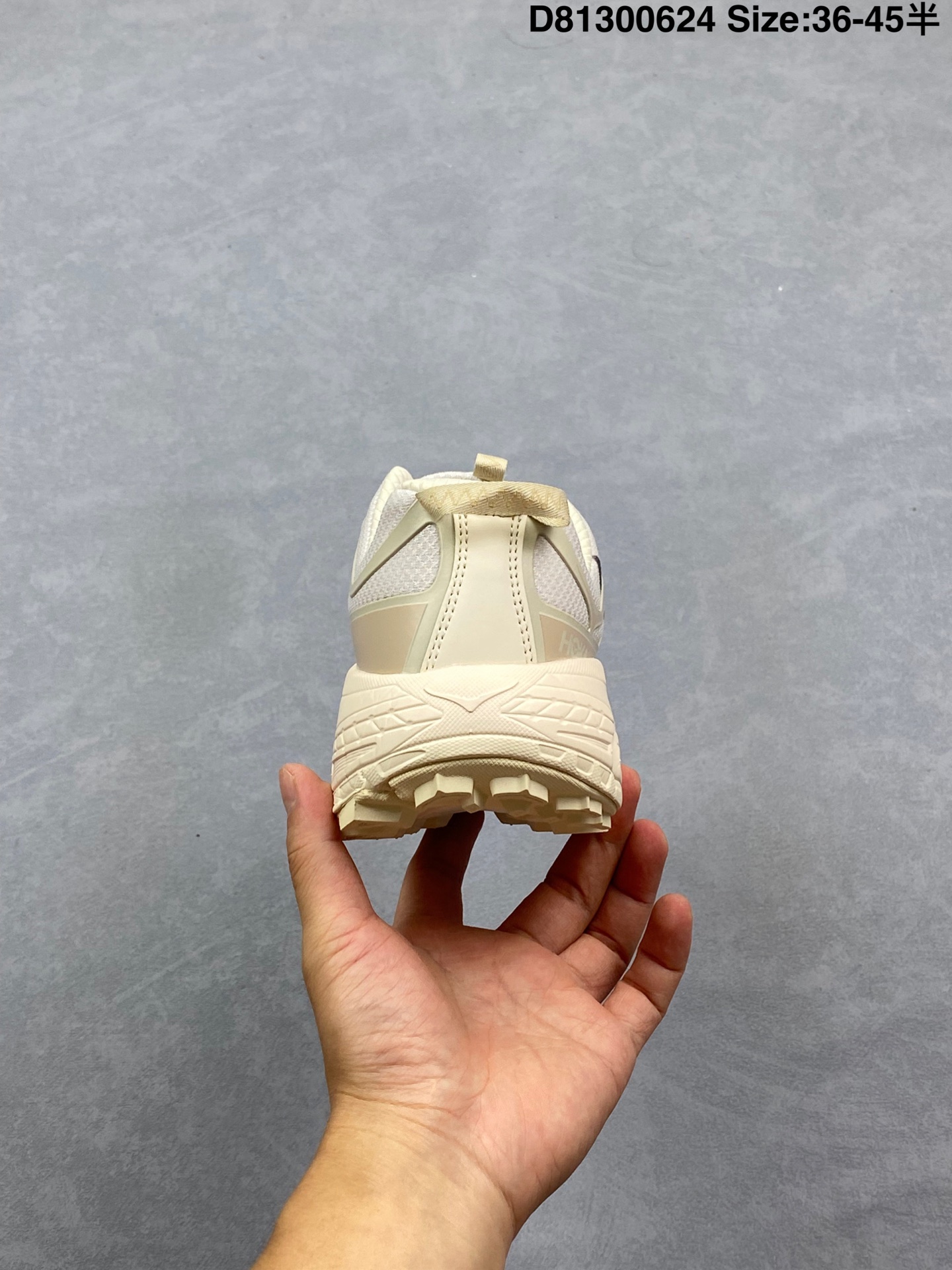 💰270
✅HOKA ONE ONE MAFAE HREE2 全新配色创立于2009年,始终致力于为所有跑者提供更新、更好的跑步 装备。相比常规跑鞋,HOKA ONE ONE特别研发使用性能独特的几何形跑鞋中底,此鞋底更厚、更高、回弹性也更好,除了卓越的缓冲性能,它还能为各种阶段的跑者带来更具动感、更加稳定的跑步体验。HOKA ONE ONE从设计之初就清楚意识到,要保证跑者步幅的均匀一致,双脚自然而然的运动至关重要货号:1141572/ OY
尺码:36 36.4 37.5 38 38.5 39 40 40.5 41 42 42.5 43 44 45
编码:81300624